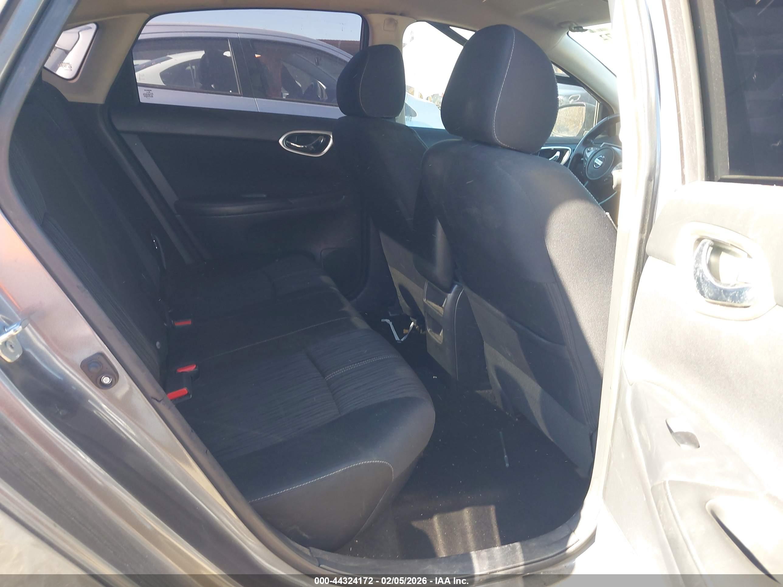 NISSAN SENTRA image 8