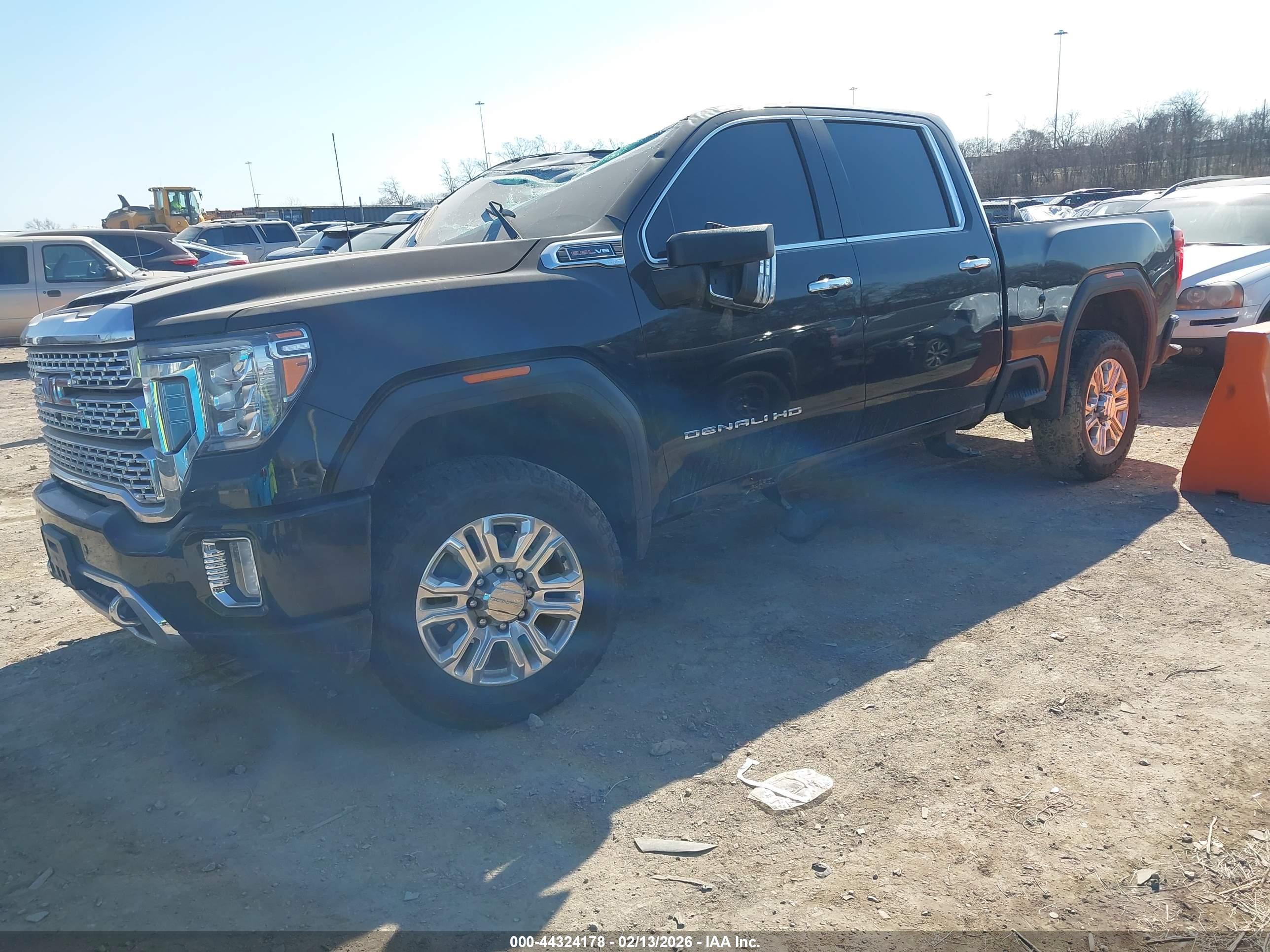 GMC SIERRA image 2