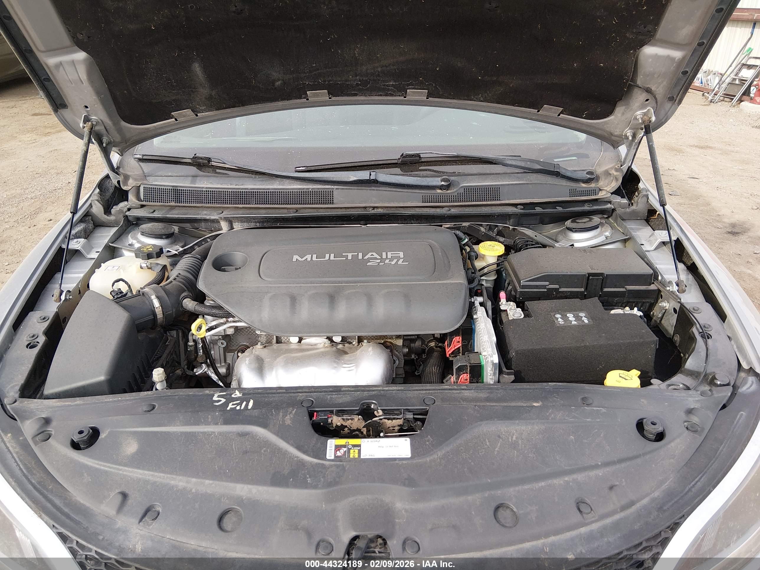 CHRYSLER 200 image 10