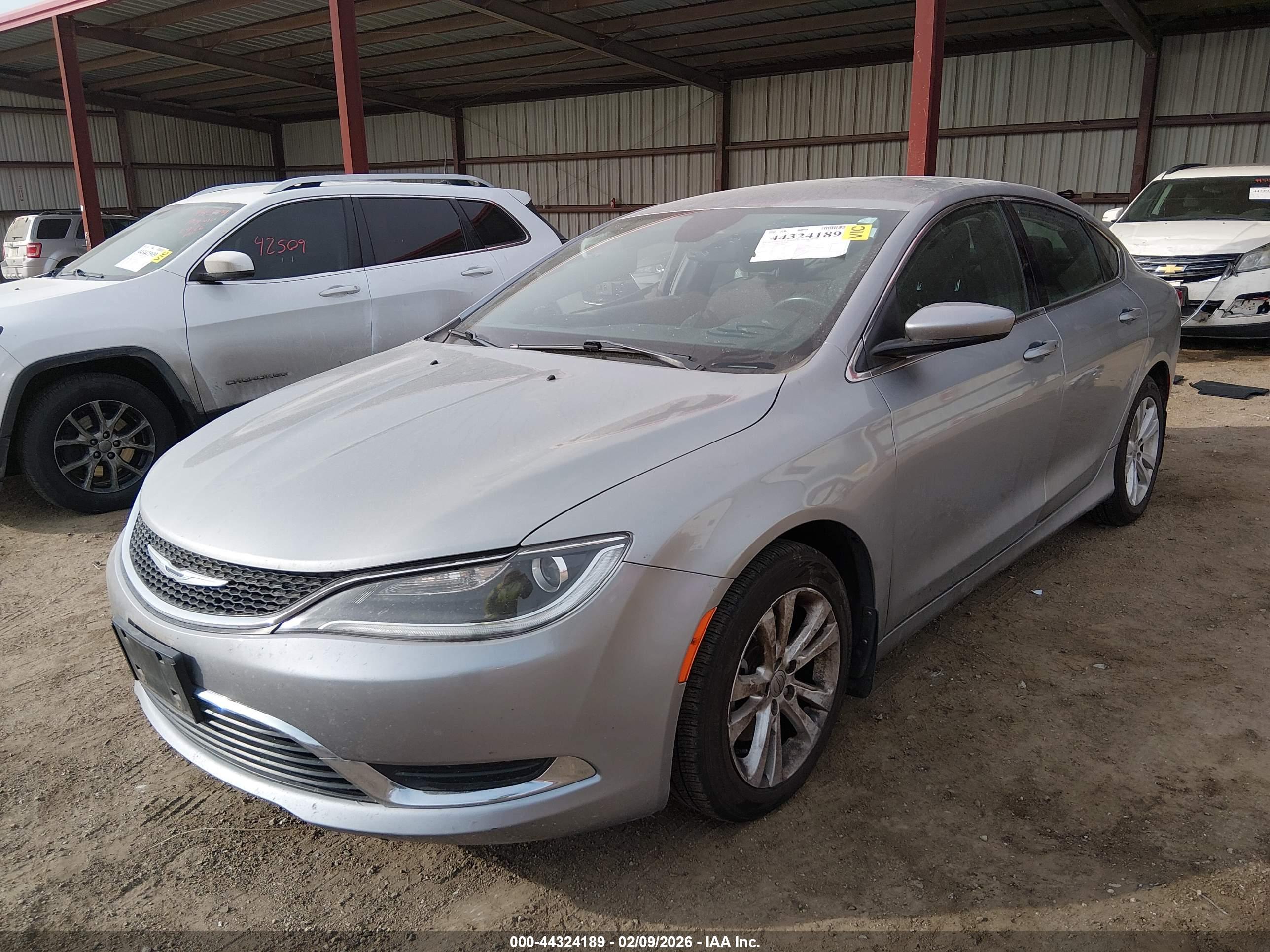 CHRYSLER 200 image 2