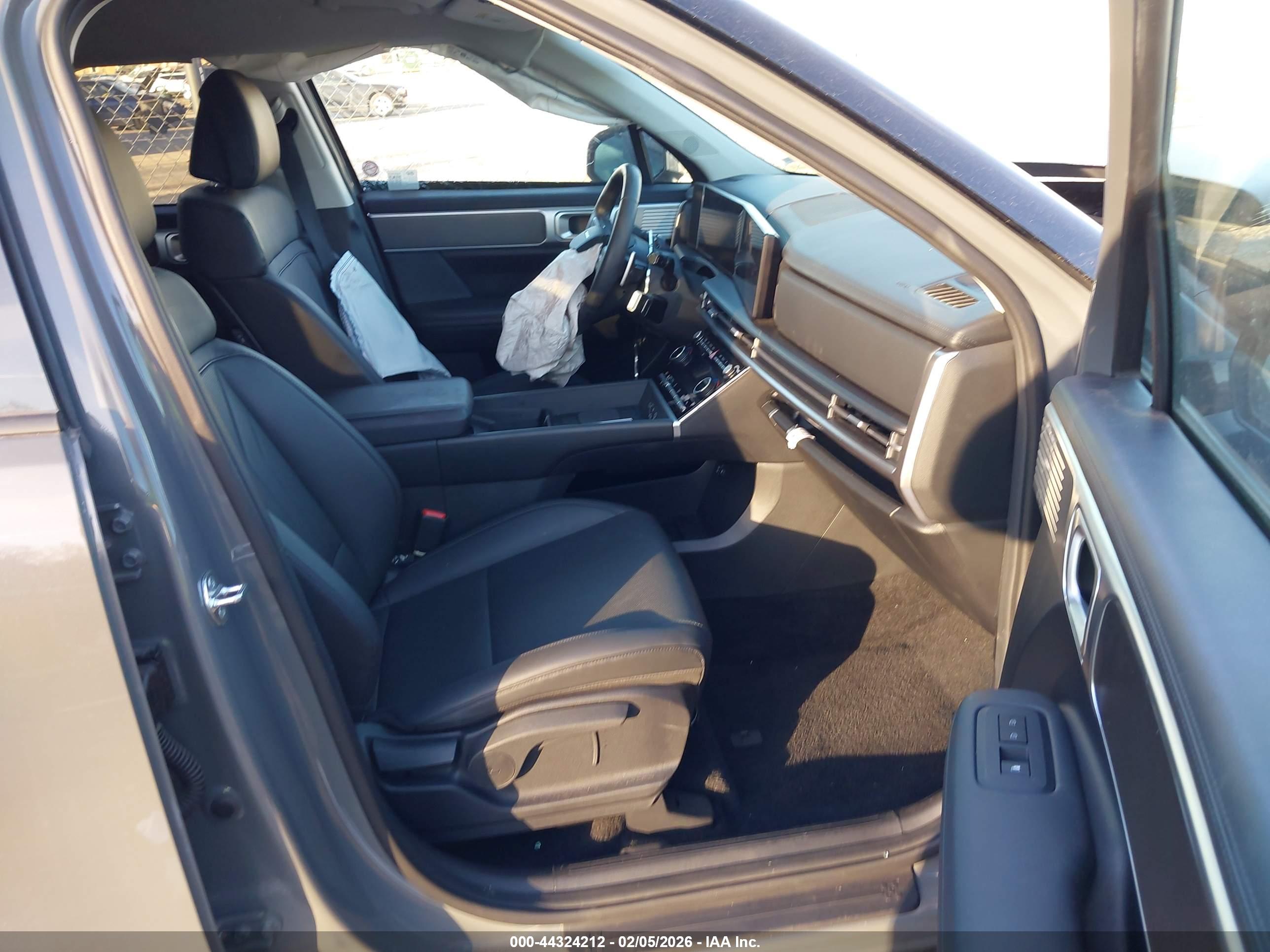 HYUNDAI SANTA image 5