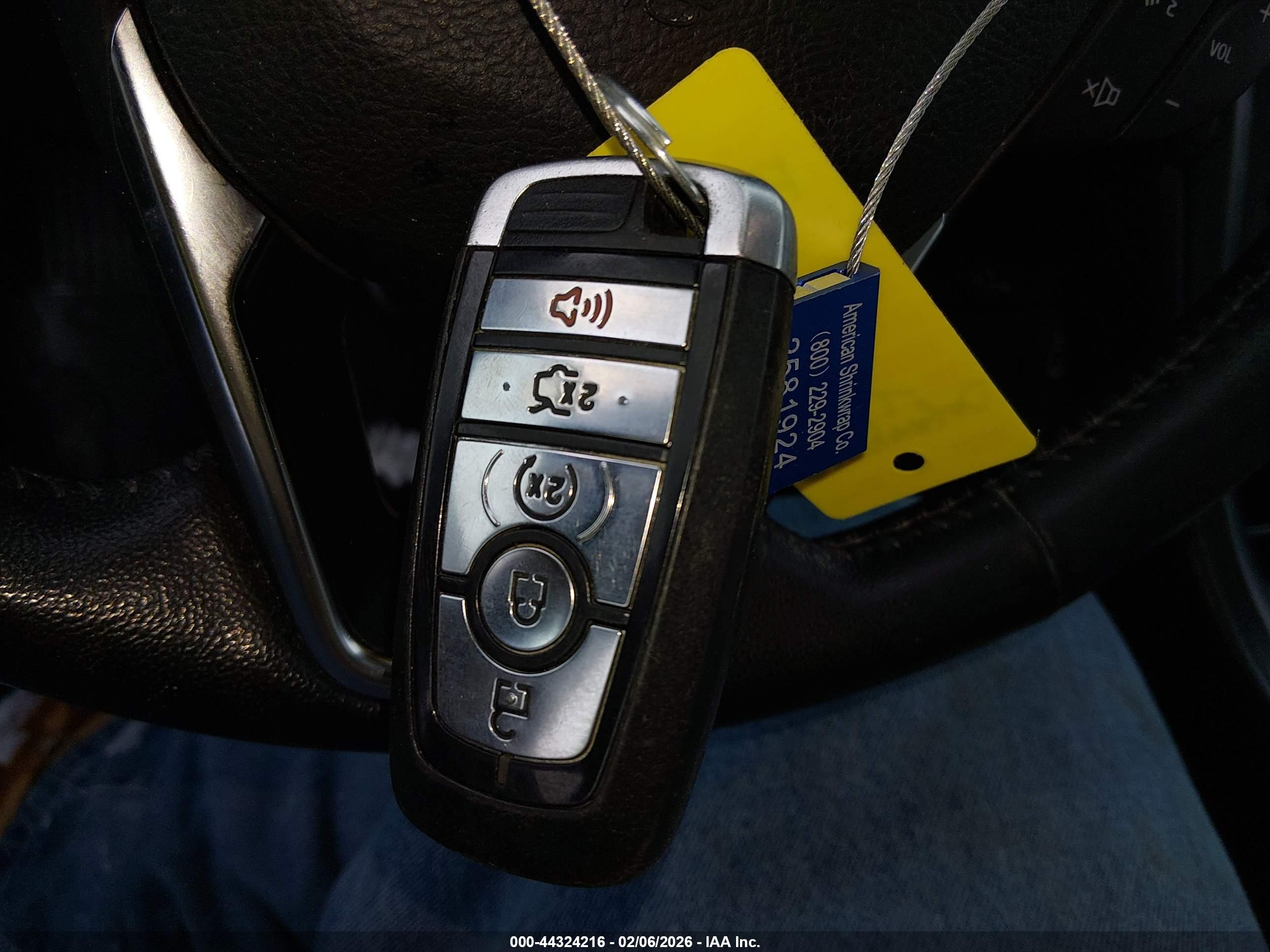 FORD FUSION image 11
