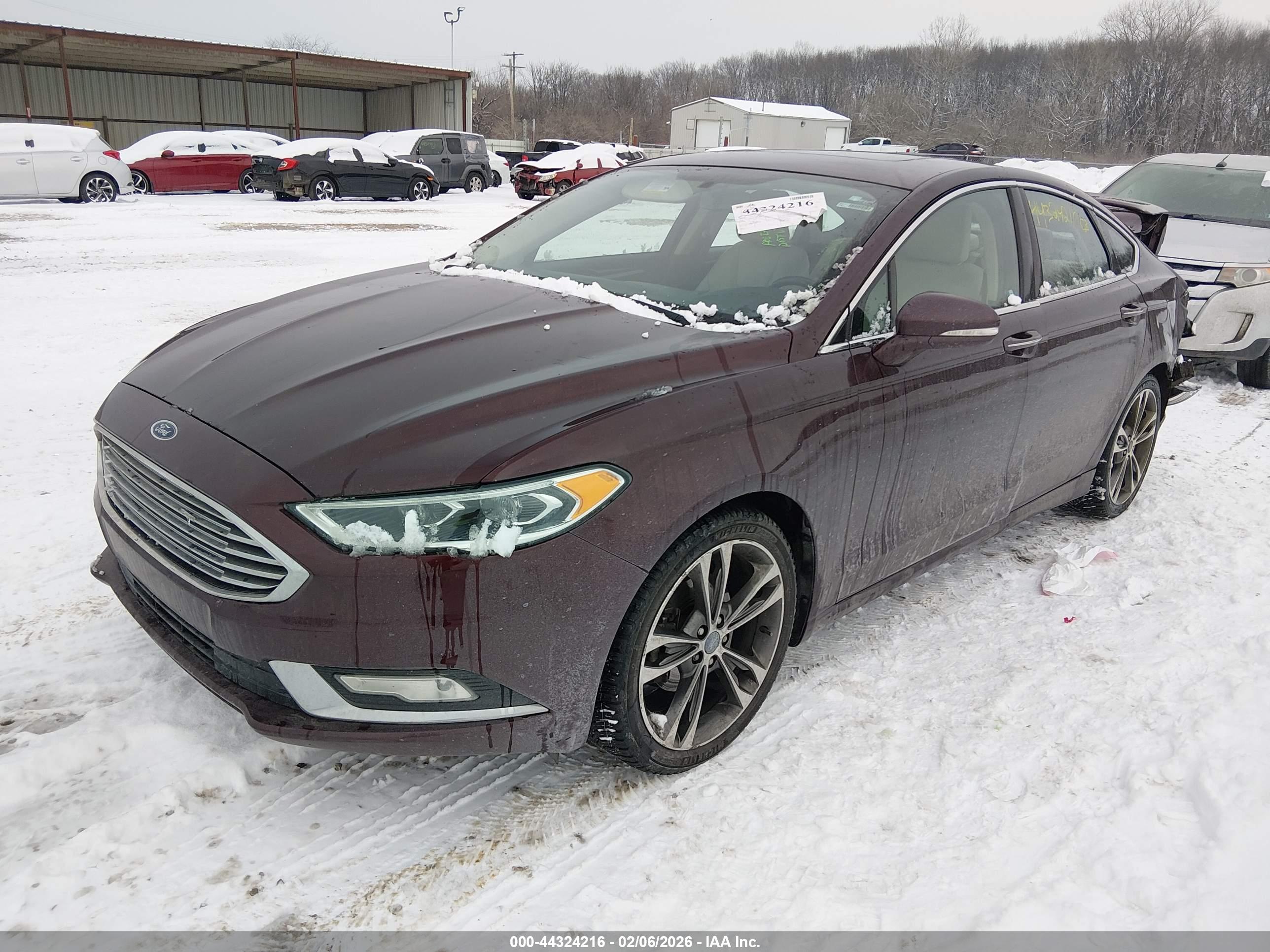 FORD FUSION image 2