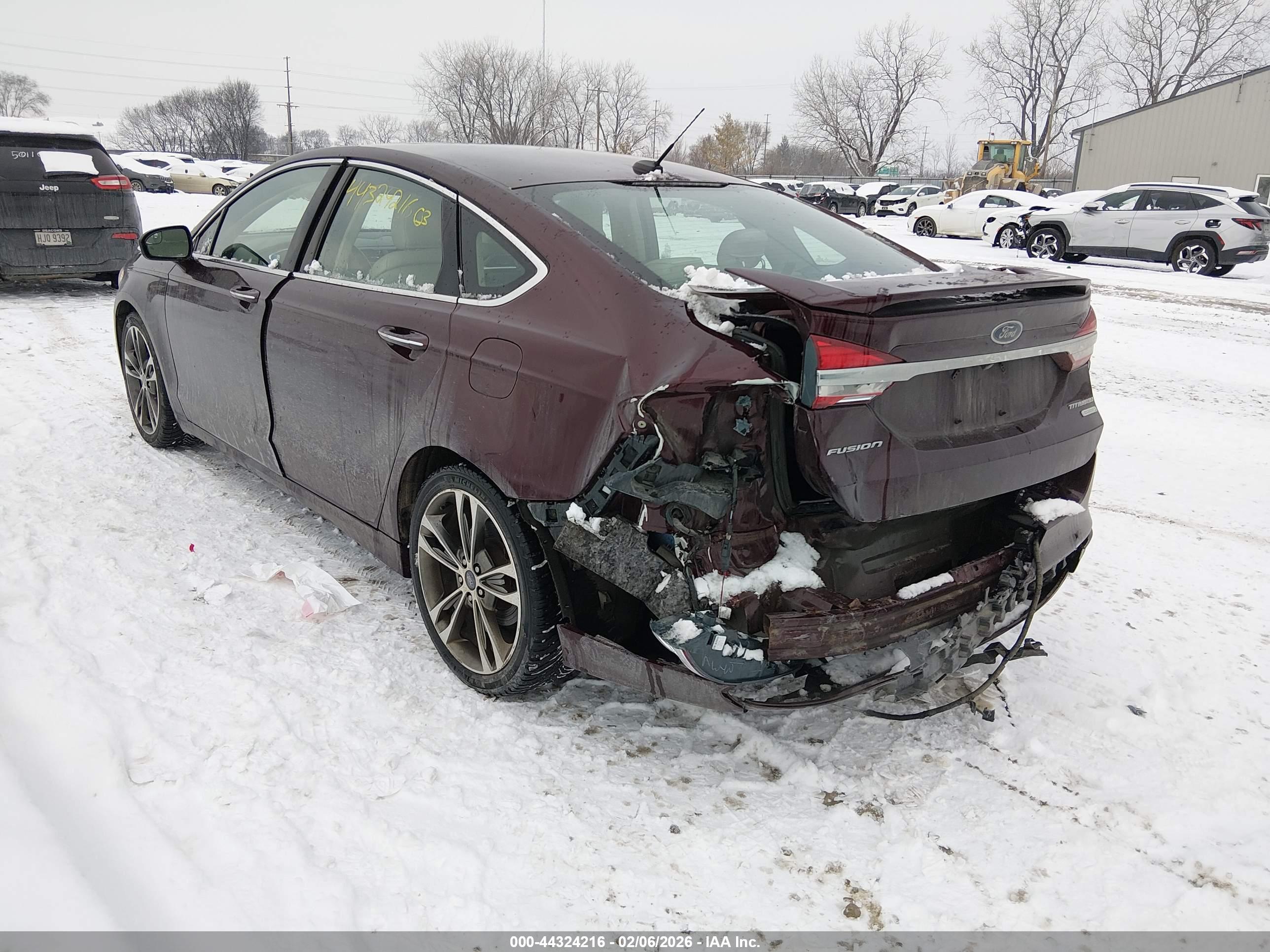 FORD FUSION image 3