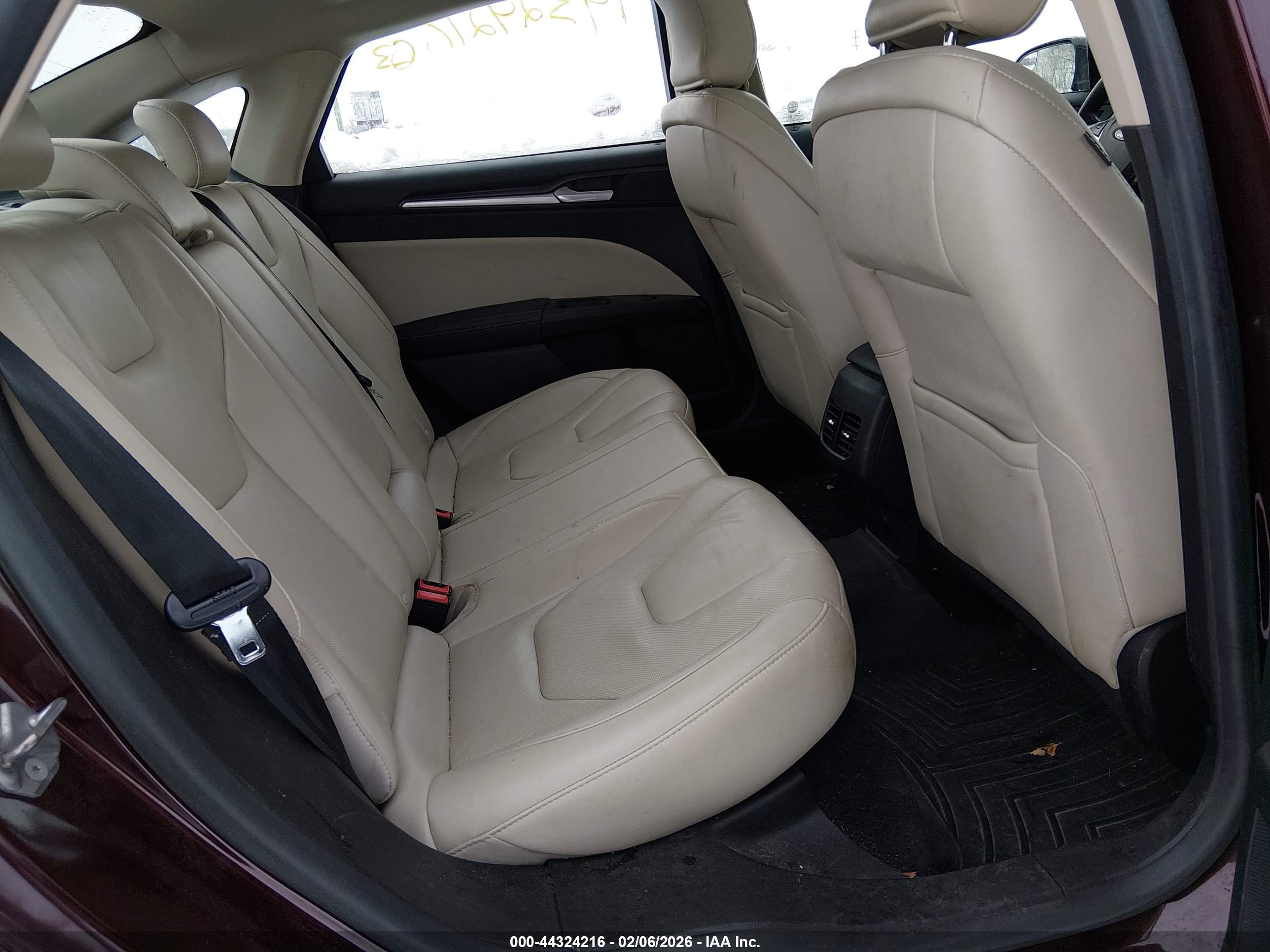 FORD FUSION image 8