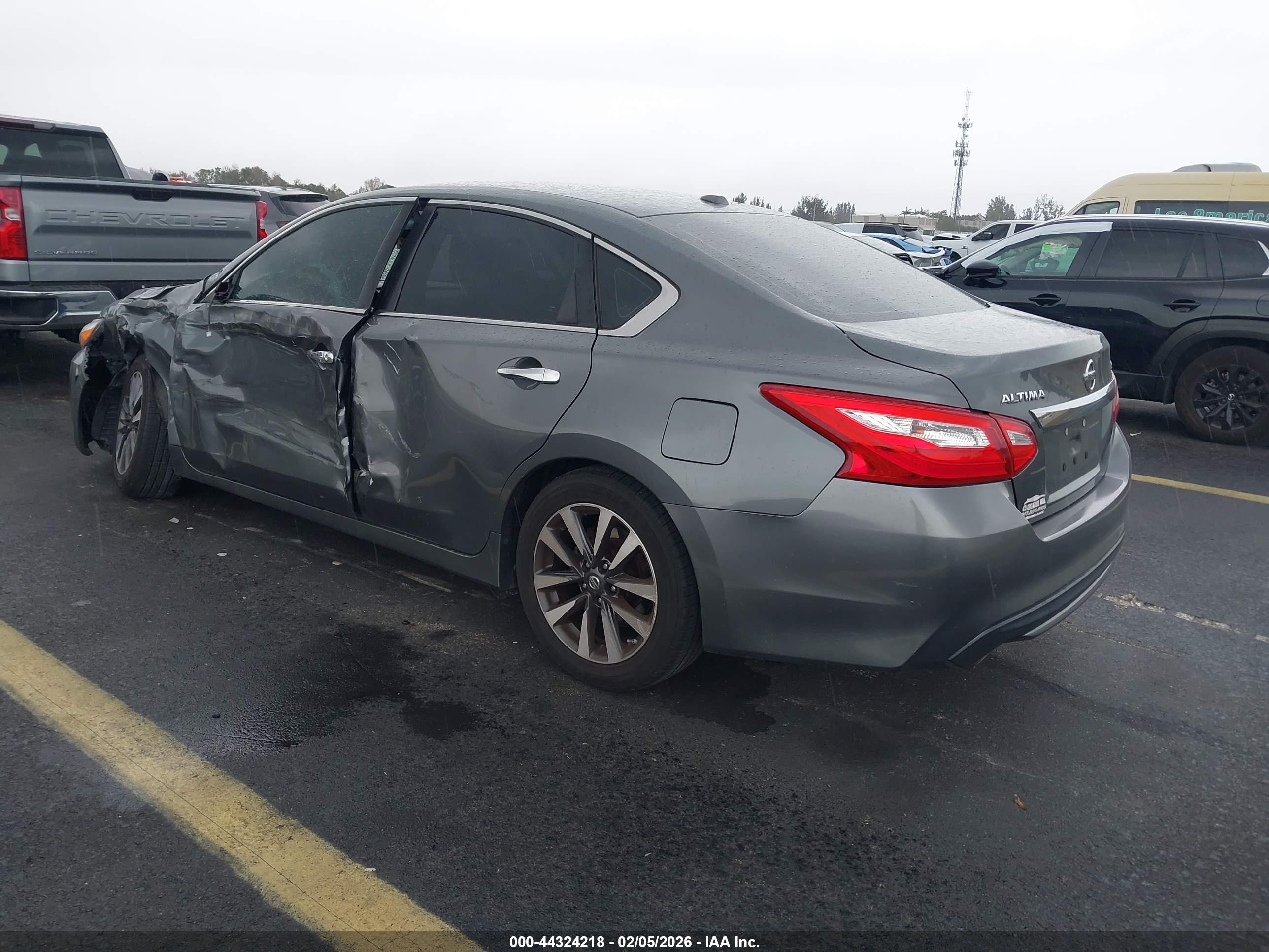NISSAN ALTIMA image 3