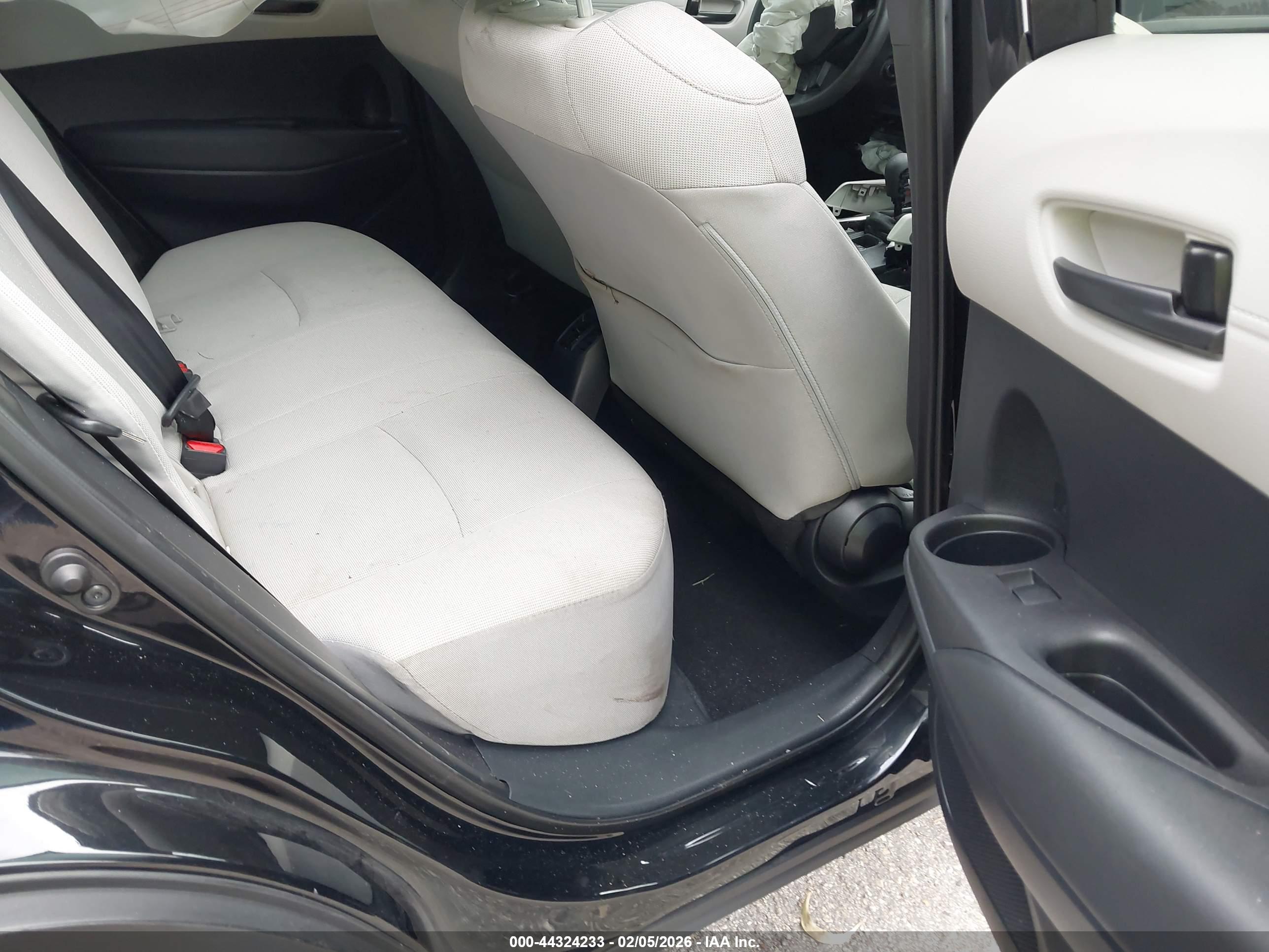 TOYOTA COROLLA image 8