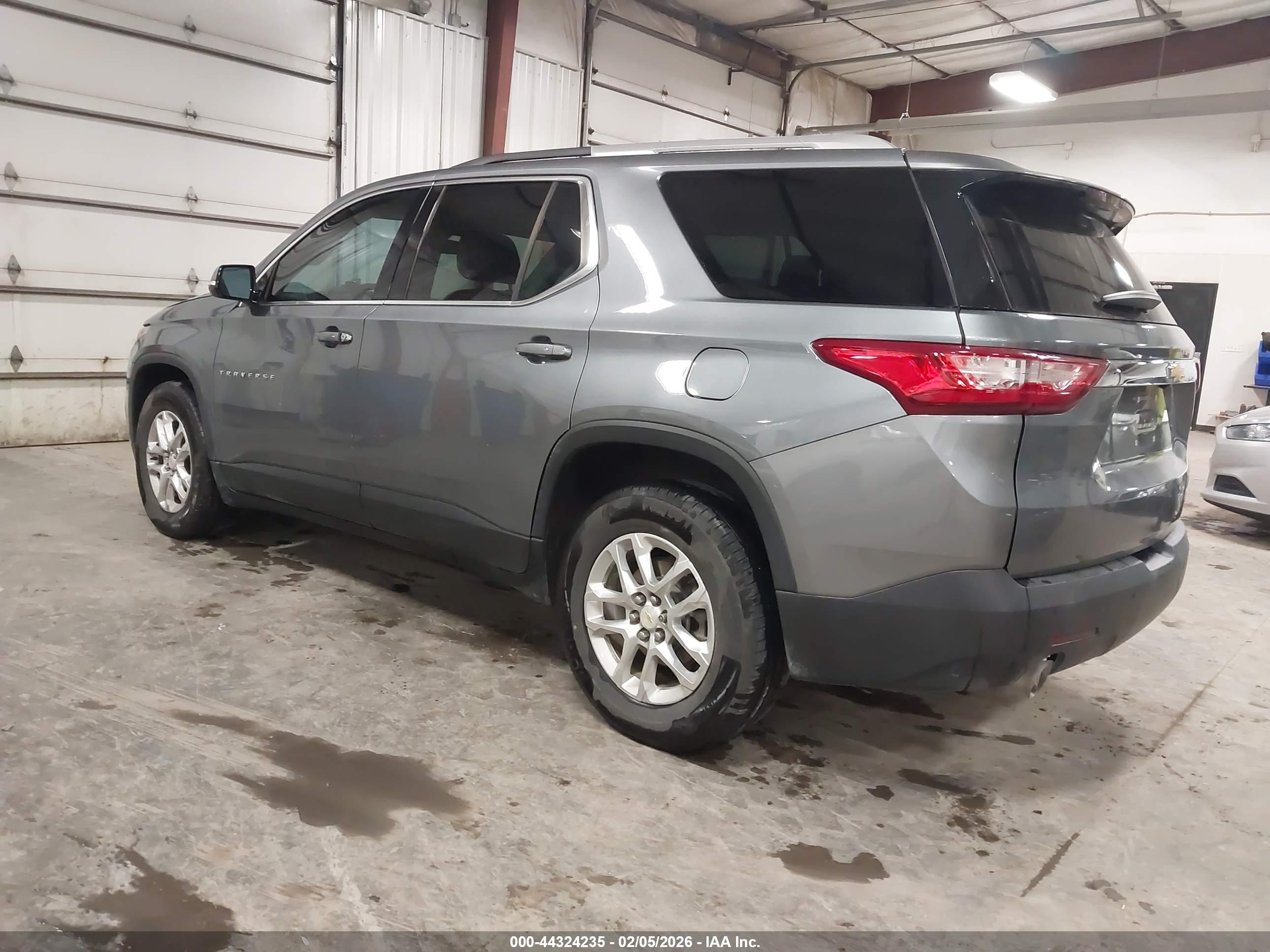 CHEVROLET TRAVERSE image 3