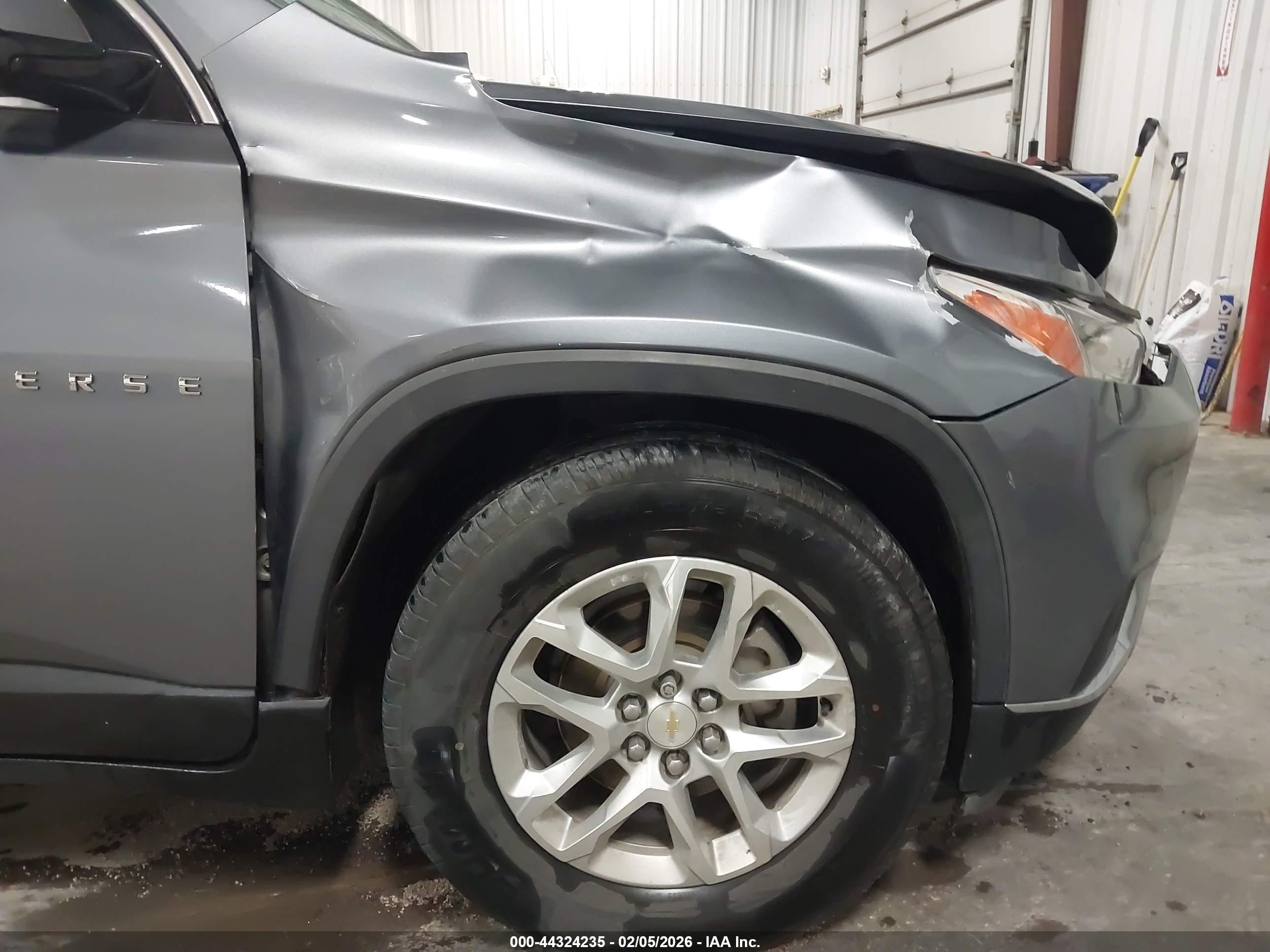 CHEVROLET TRAVERSE image 6