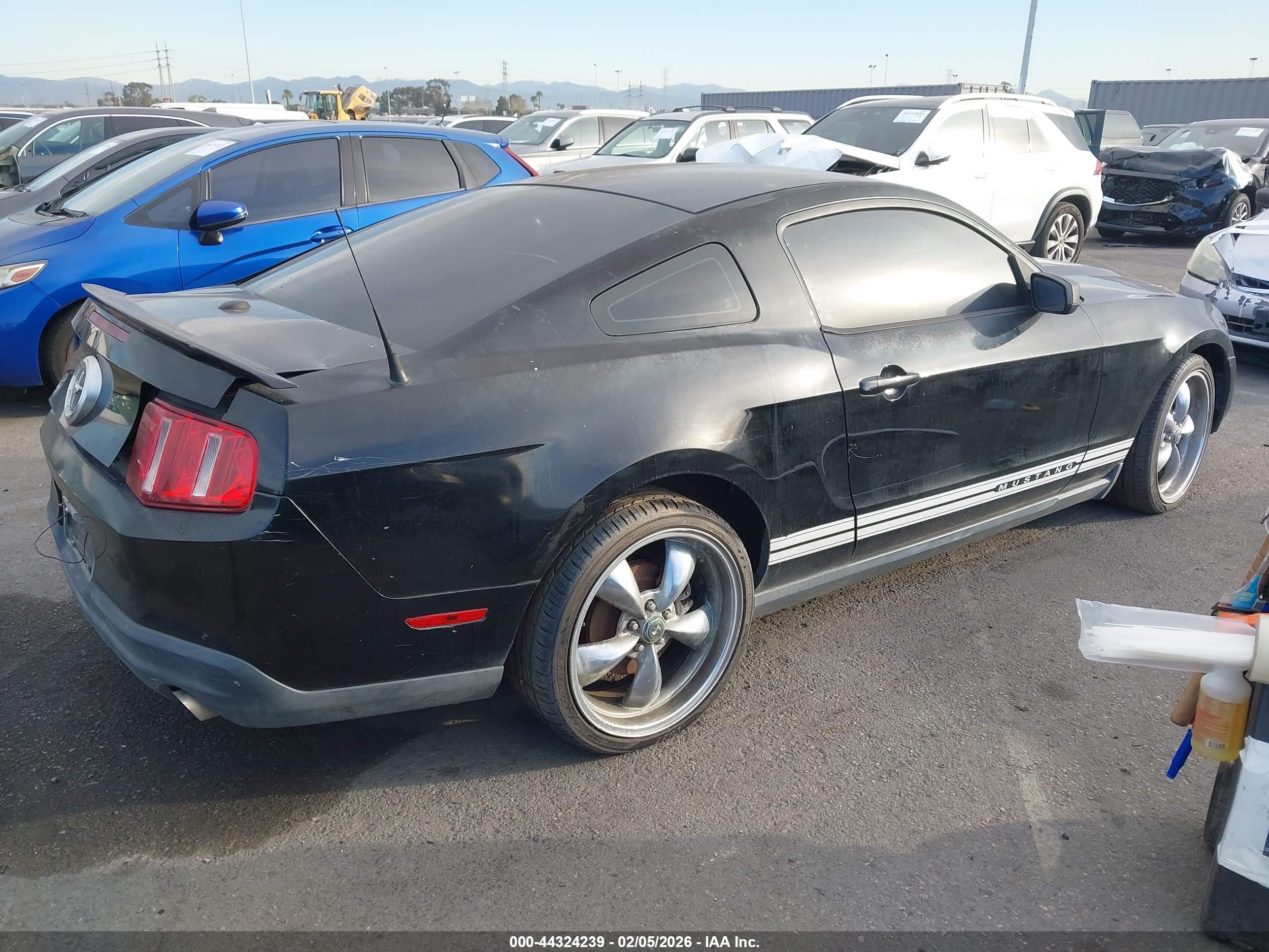 FORD MUSTANG image 4