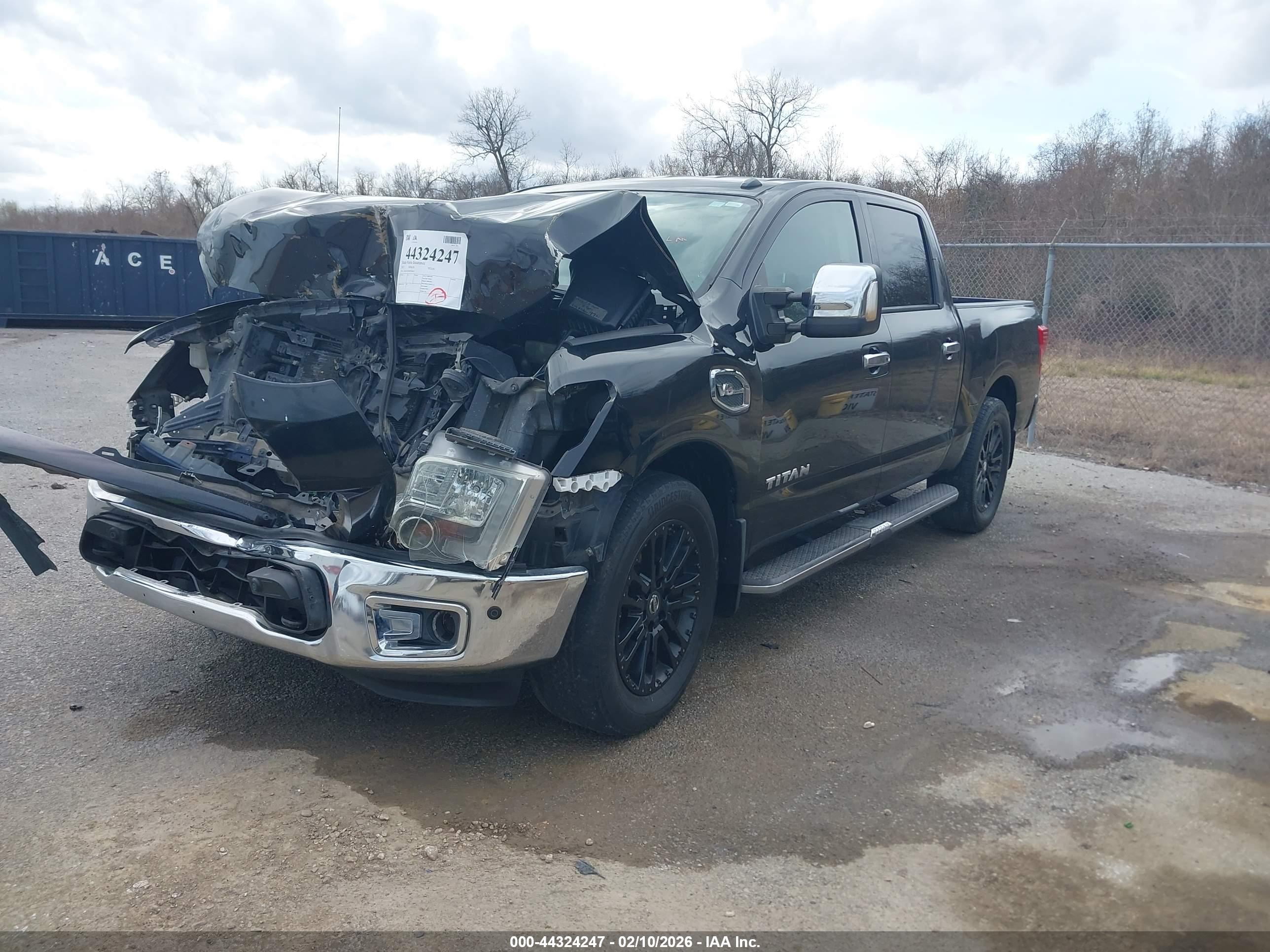 NISSAN TITAN image 2