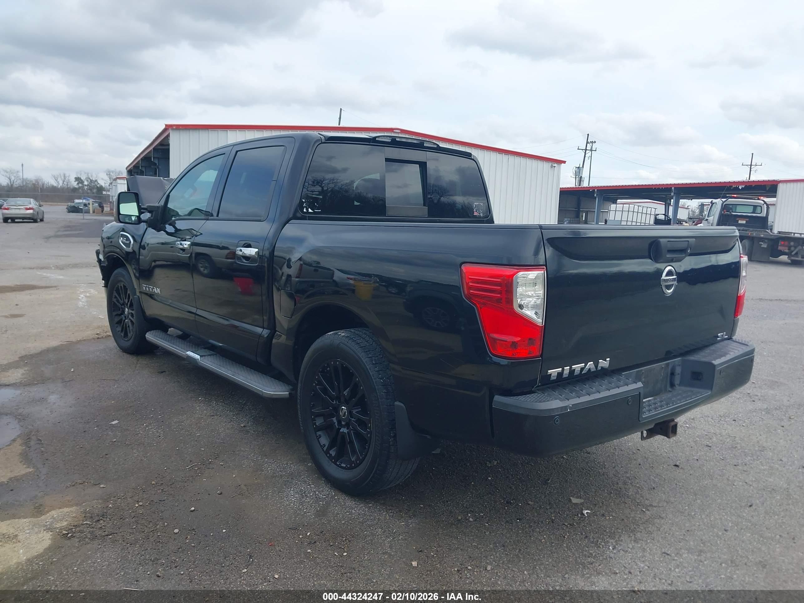 NISSAN TITAN image 3