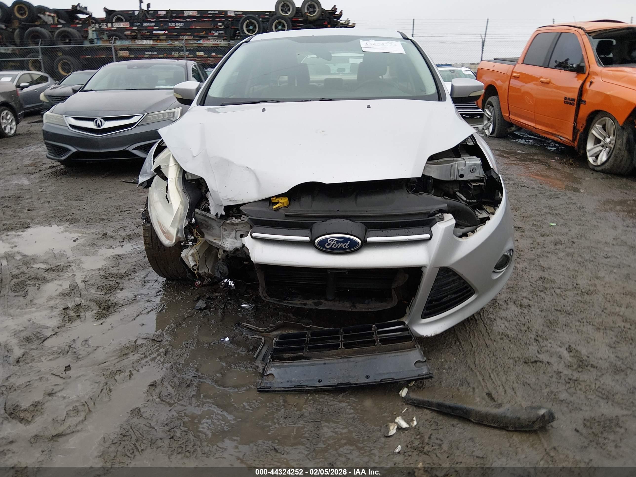 FORD FOCUS image 6