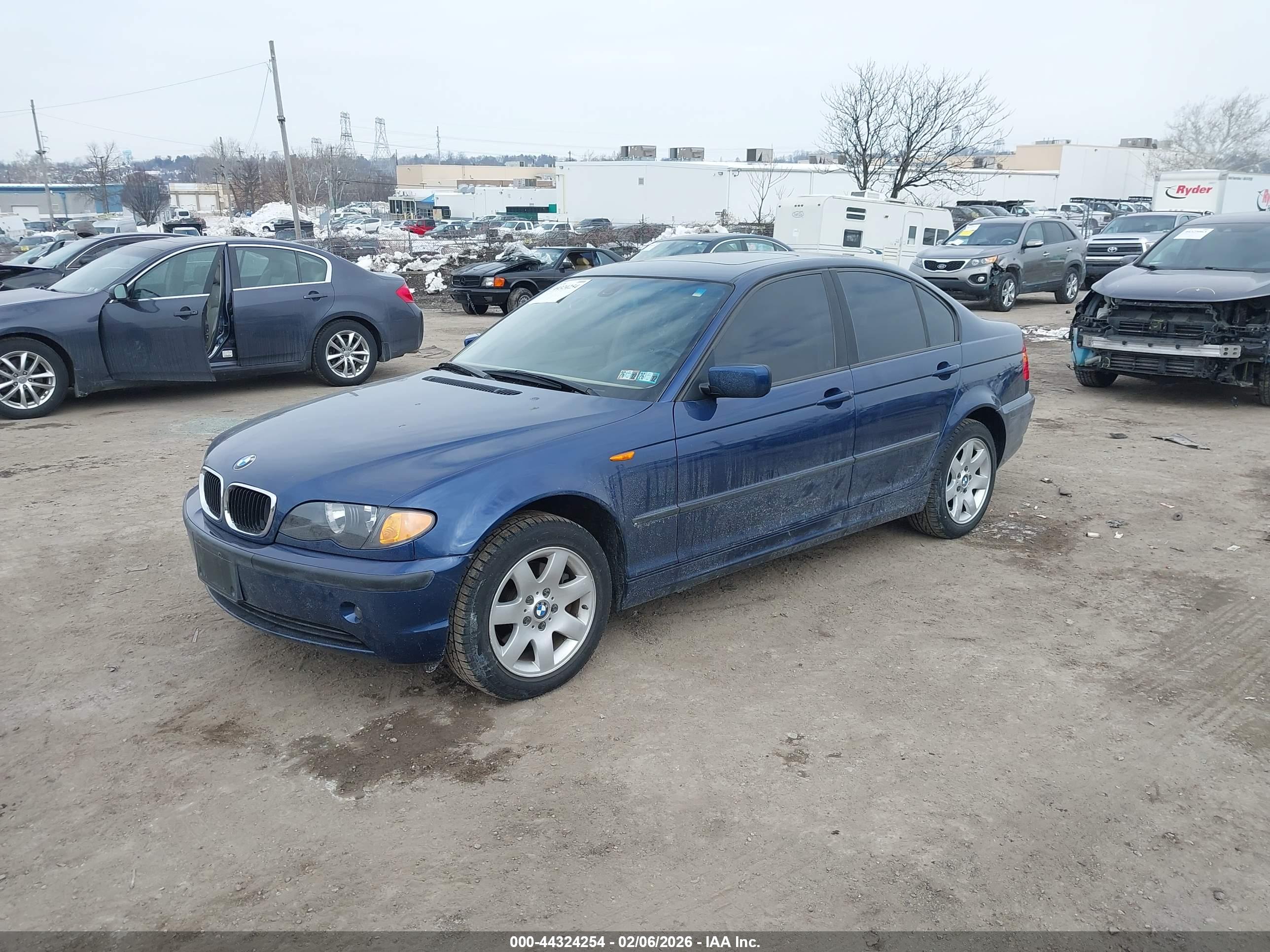 BMW 325XI image 2
