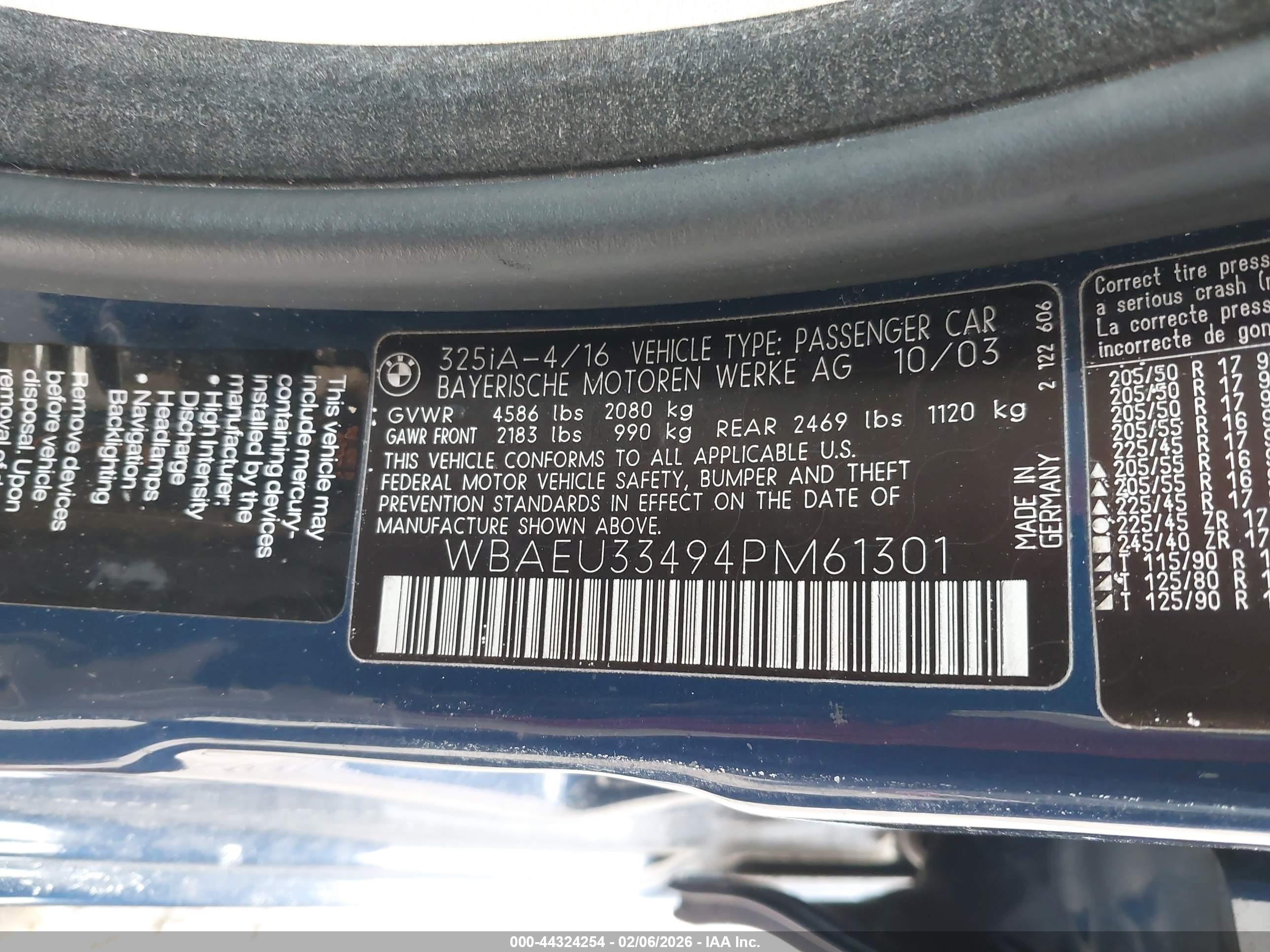 BMW 325XI image 9