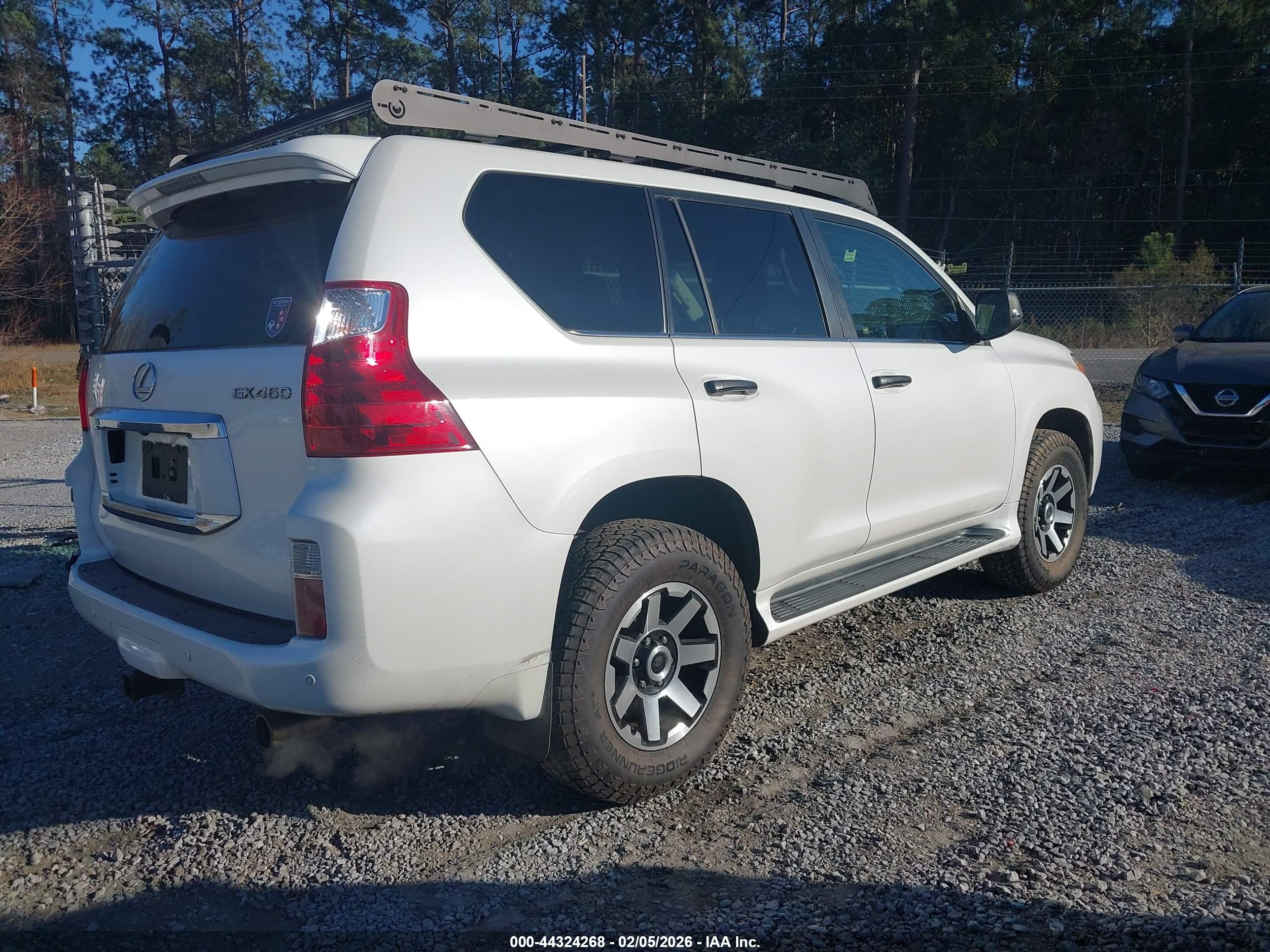 LEXUS GX image 4