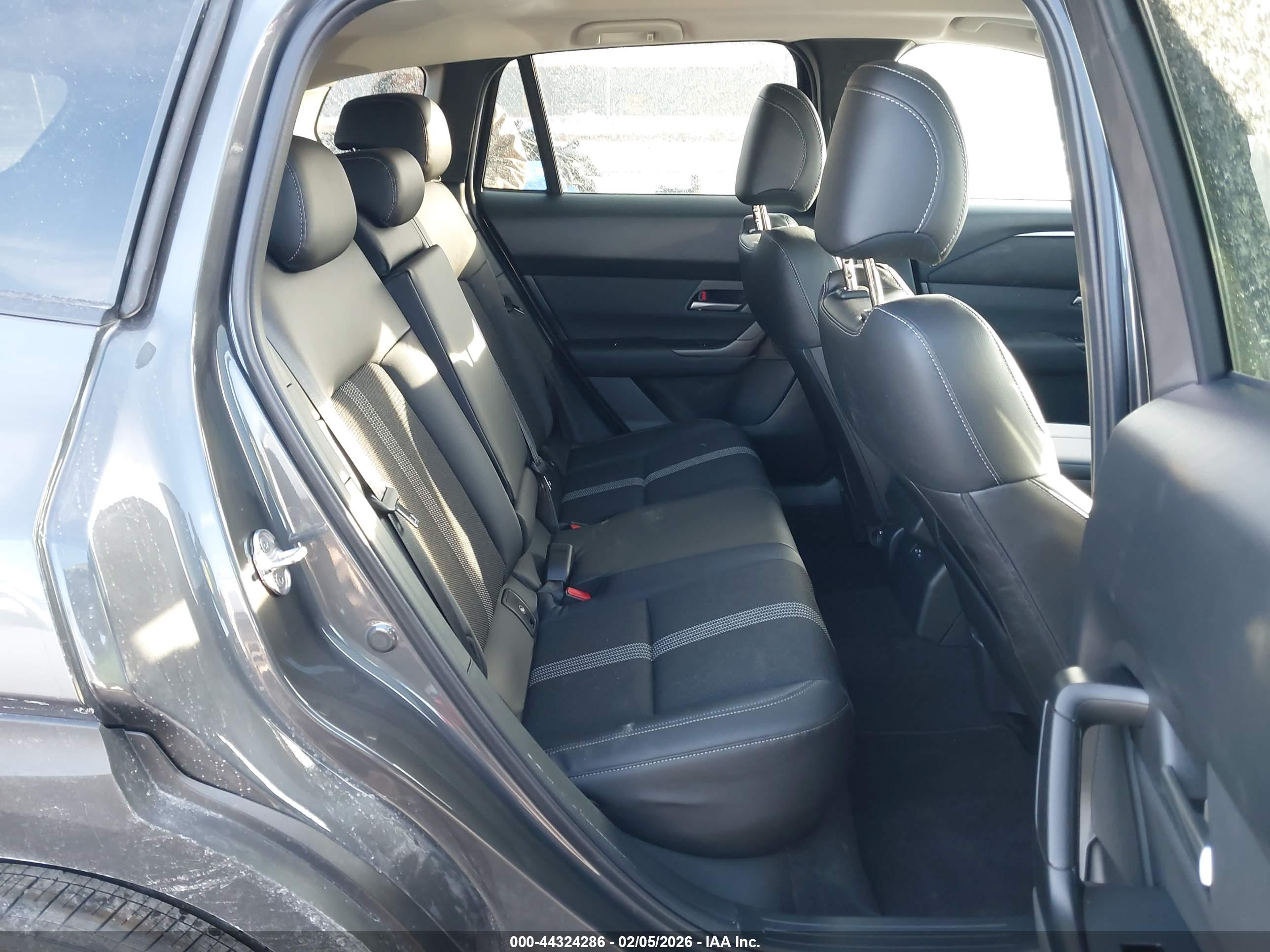 MAZDA CX-50 image 8