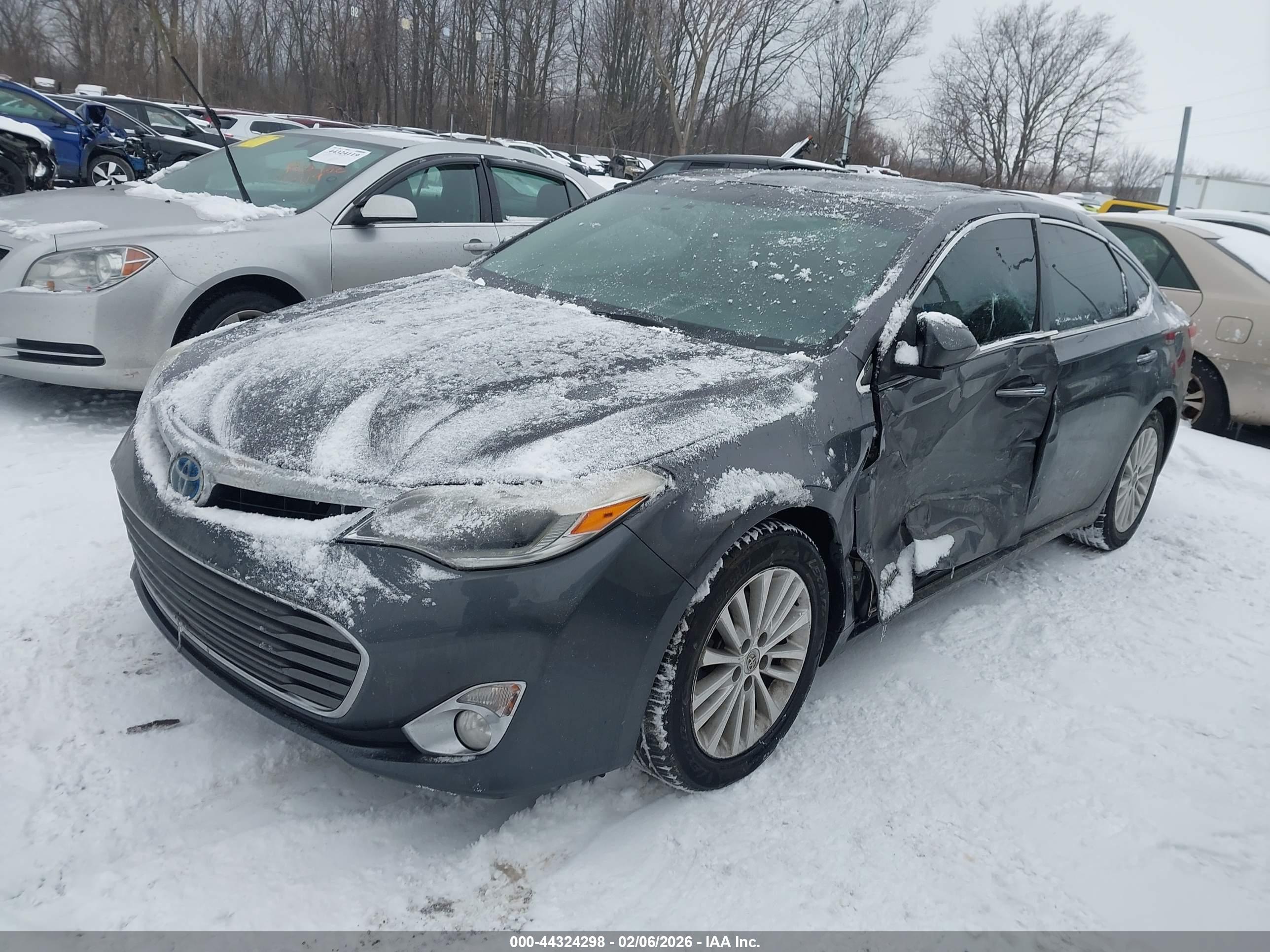 TOYOTA AVALON image 2