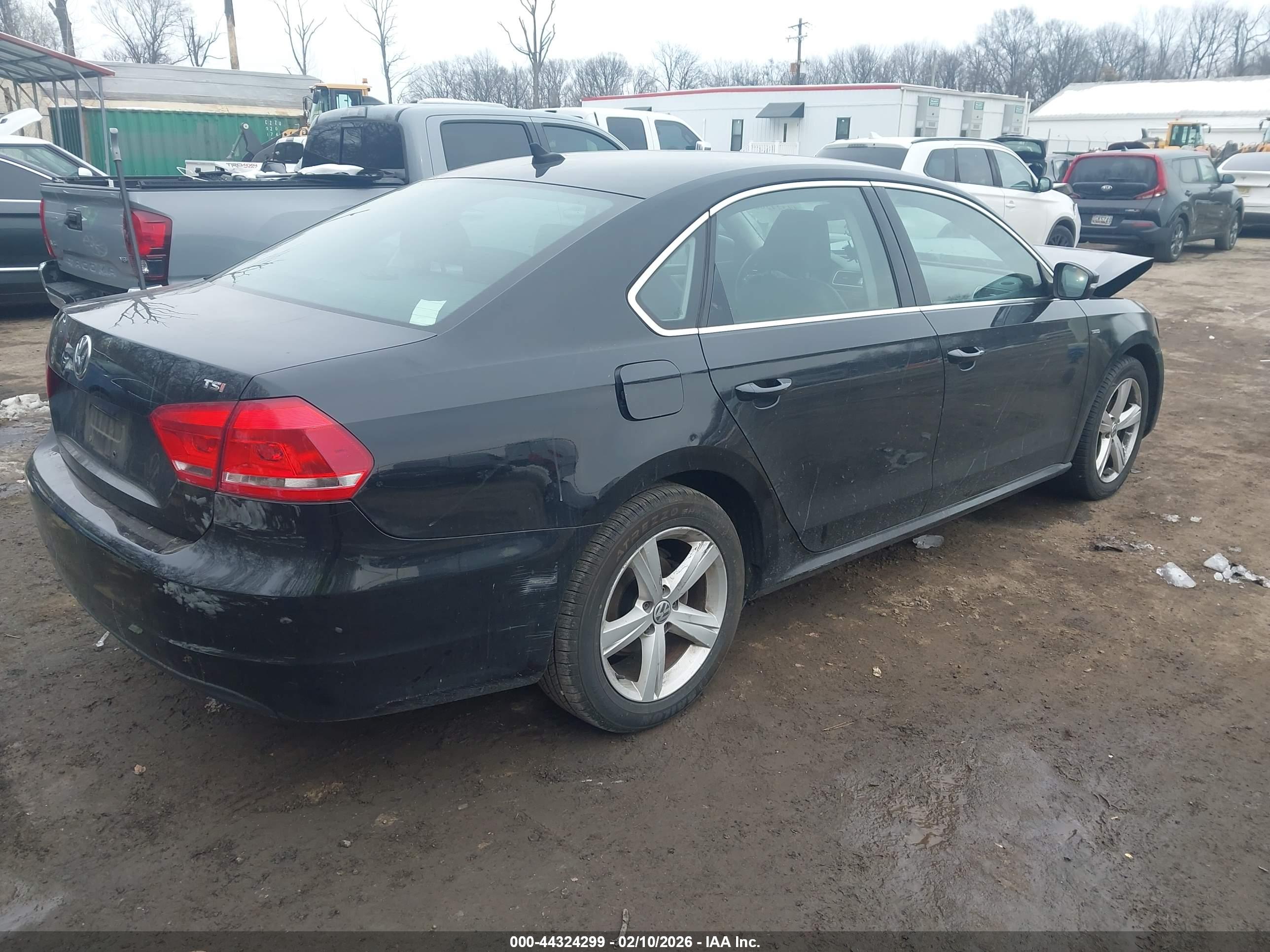 VOLKSWAGEN PASSAT image 4