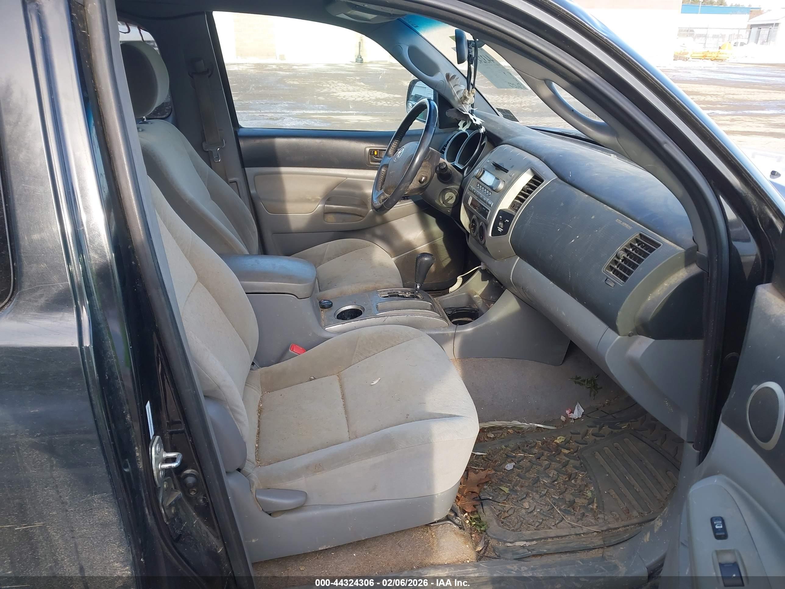 TOYOTA TACOMA image 5