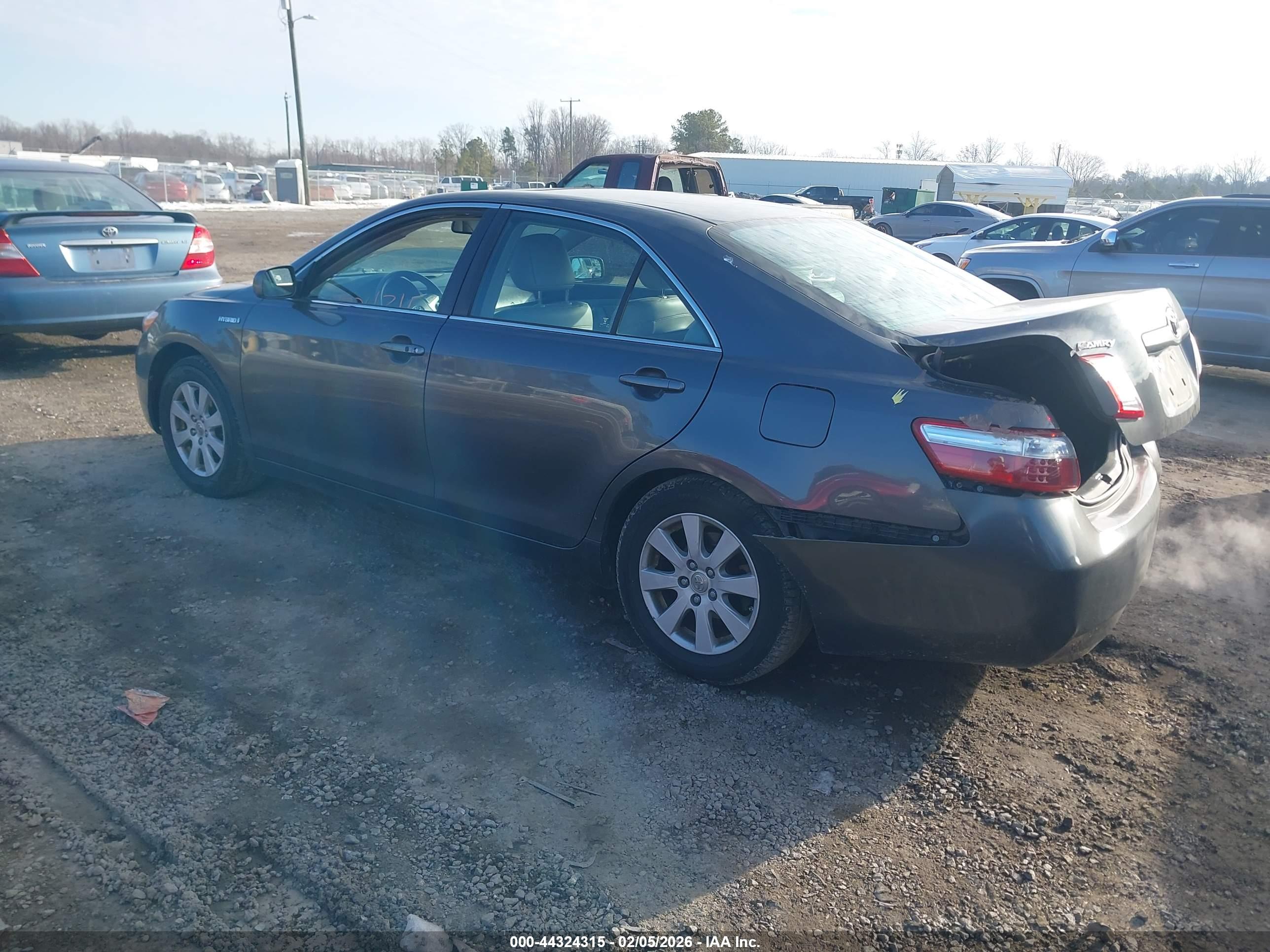 TOYOTA CAMRY image 3