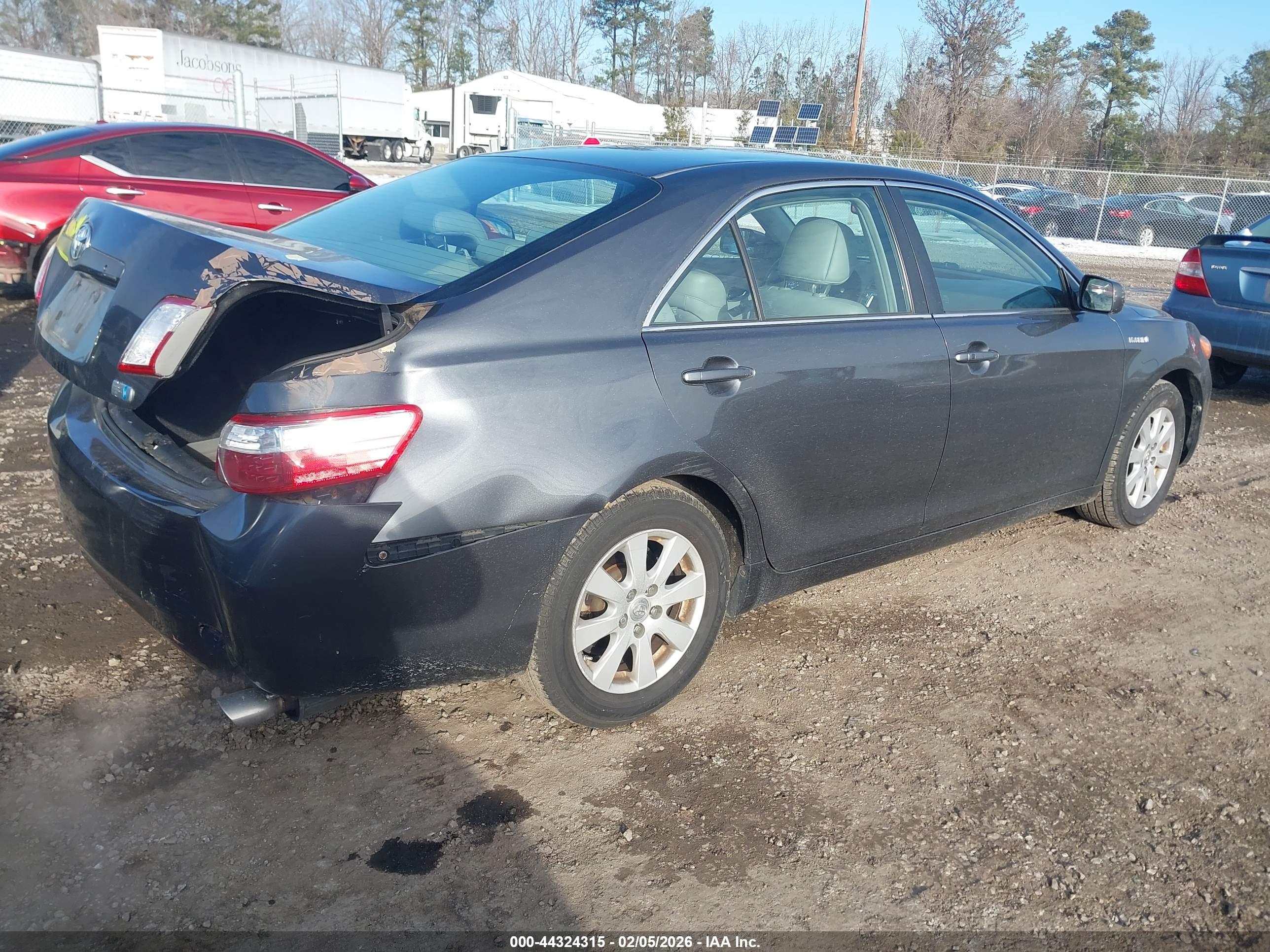 TOYOTA CAMRY image 4