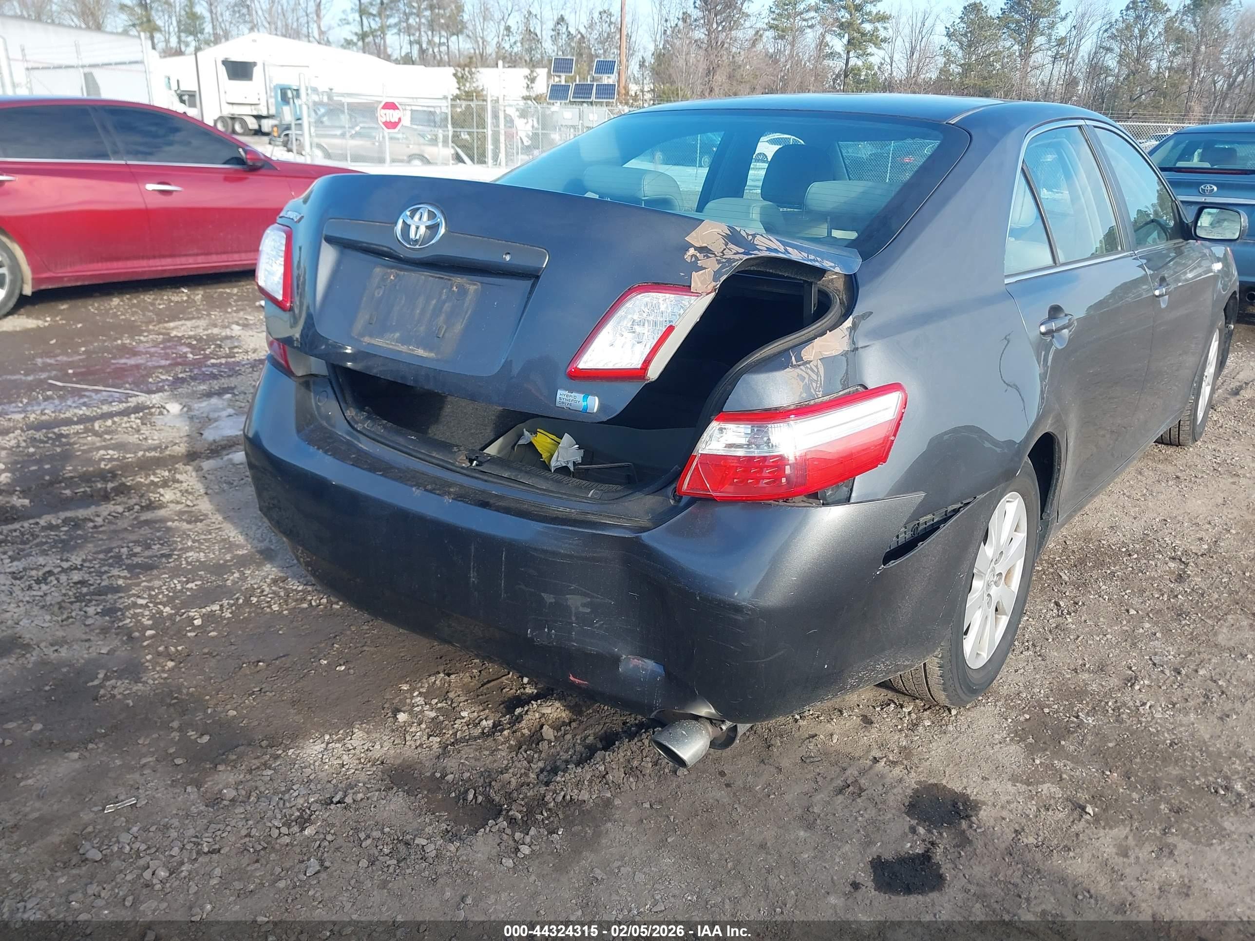 TOYOTA CAMRY image 6
