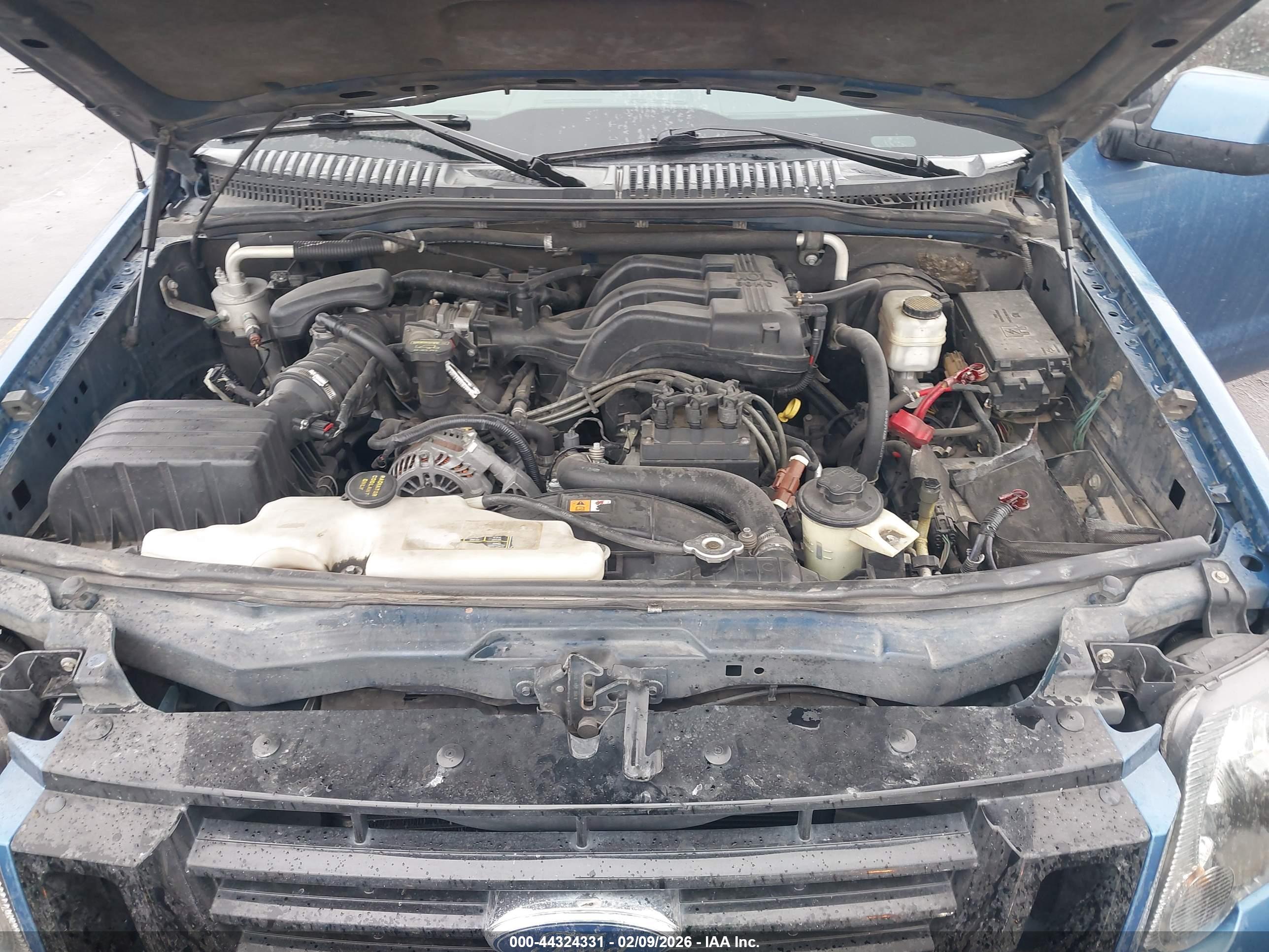 FORD EXPLORER image 10
