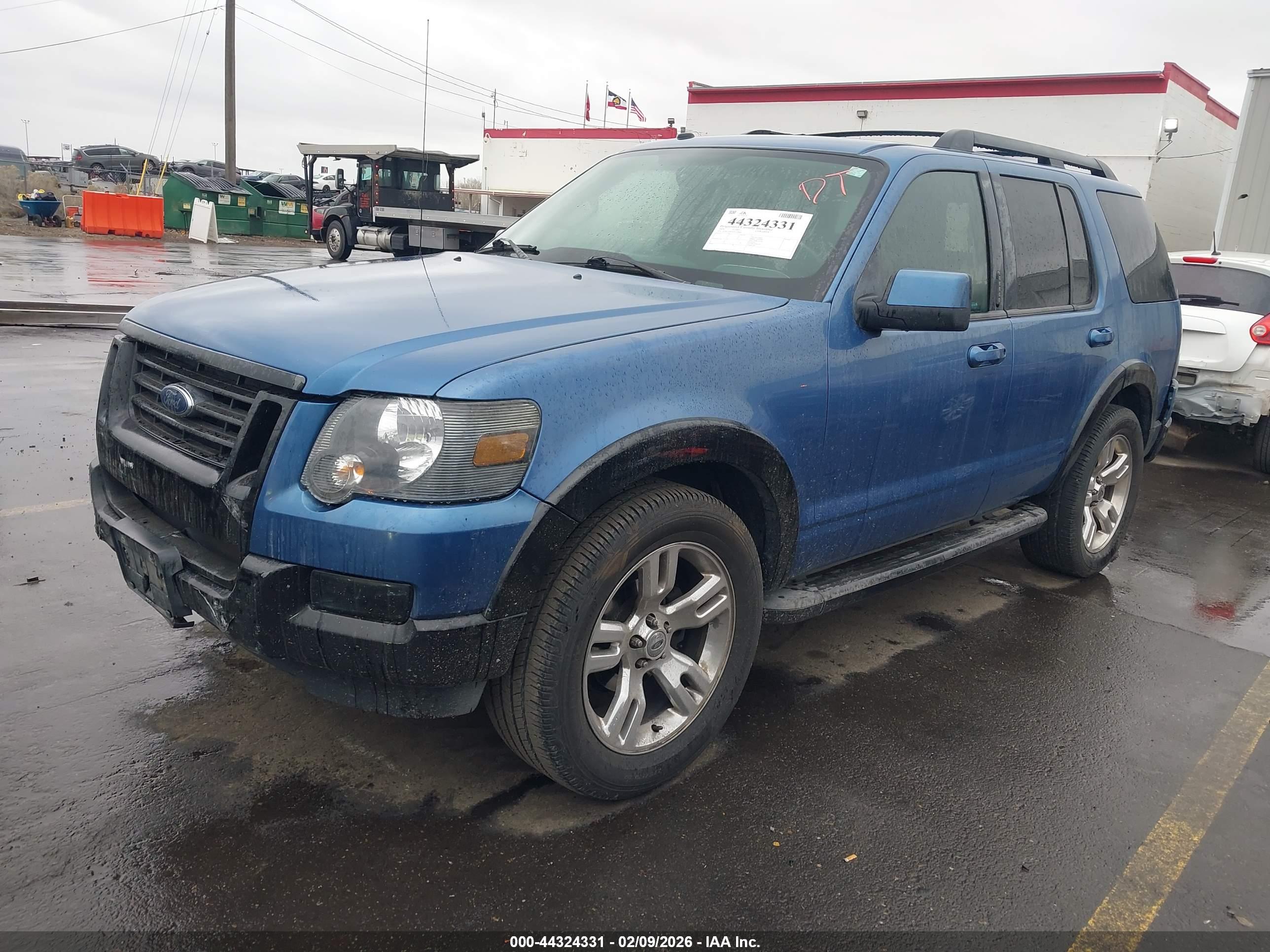 FORD EXPLORER image 2