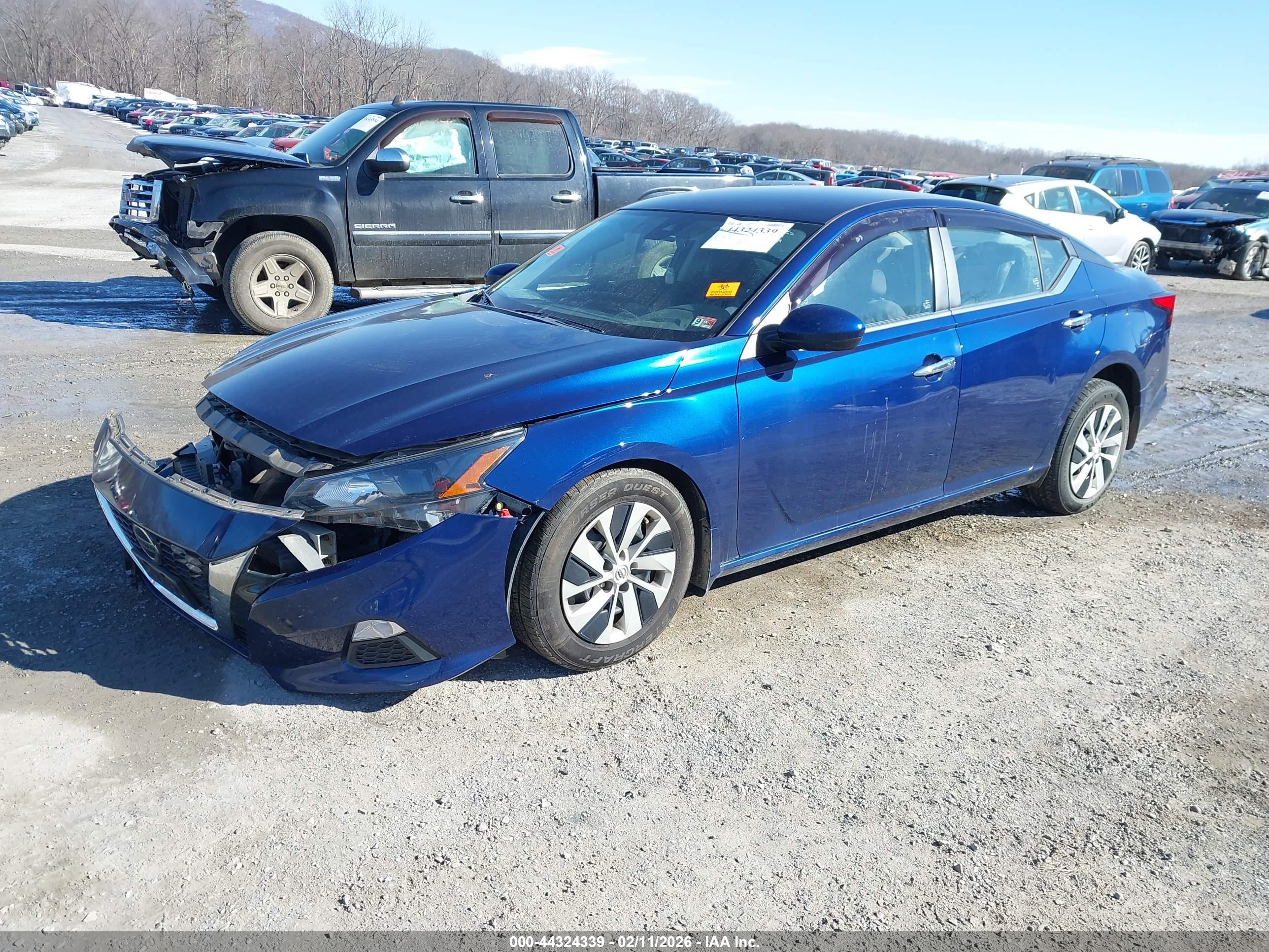 NISSAN ALTIMA image 2
