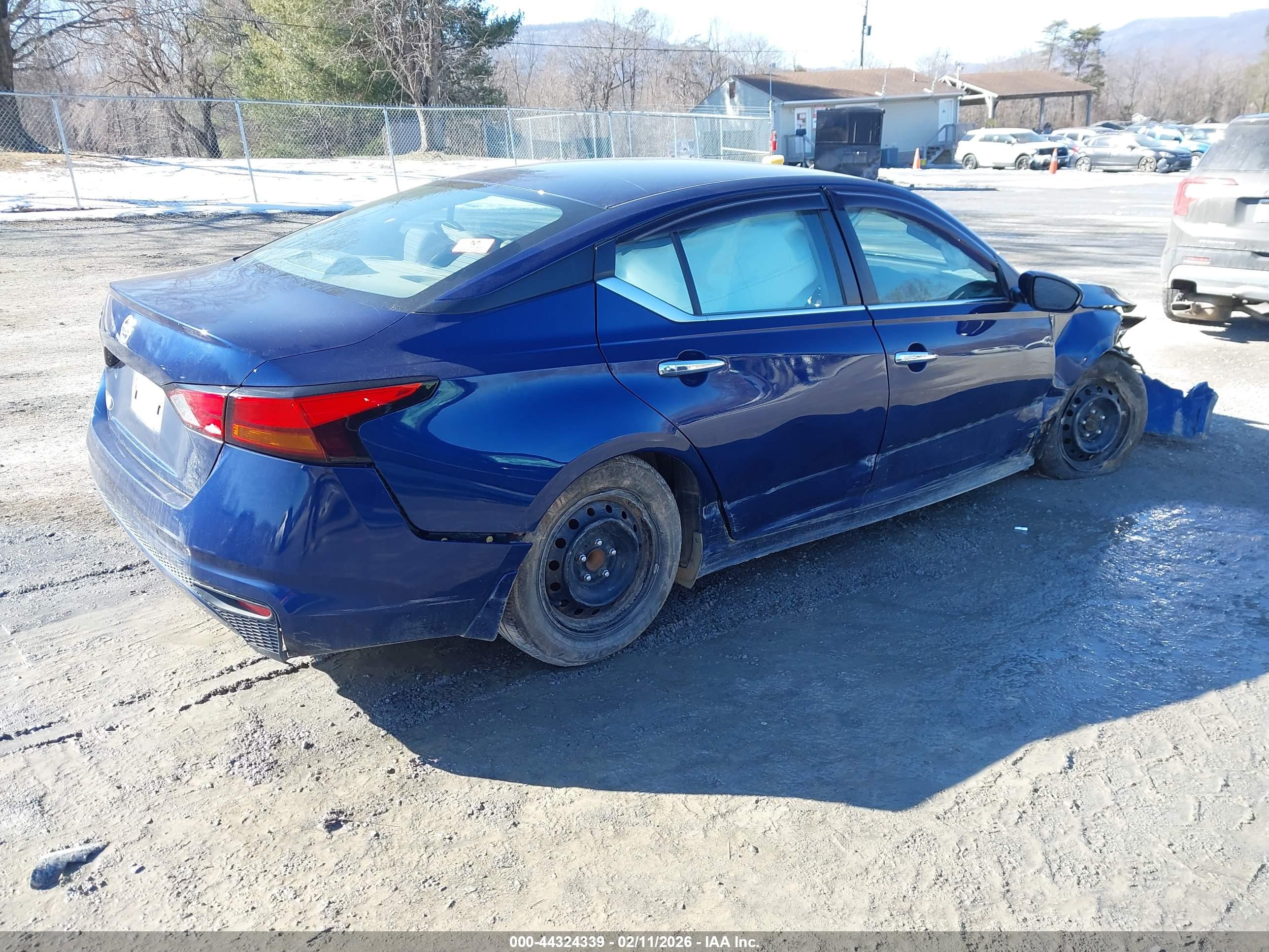 NISSAN ALTIMA image 4