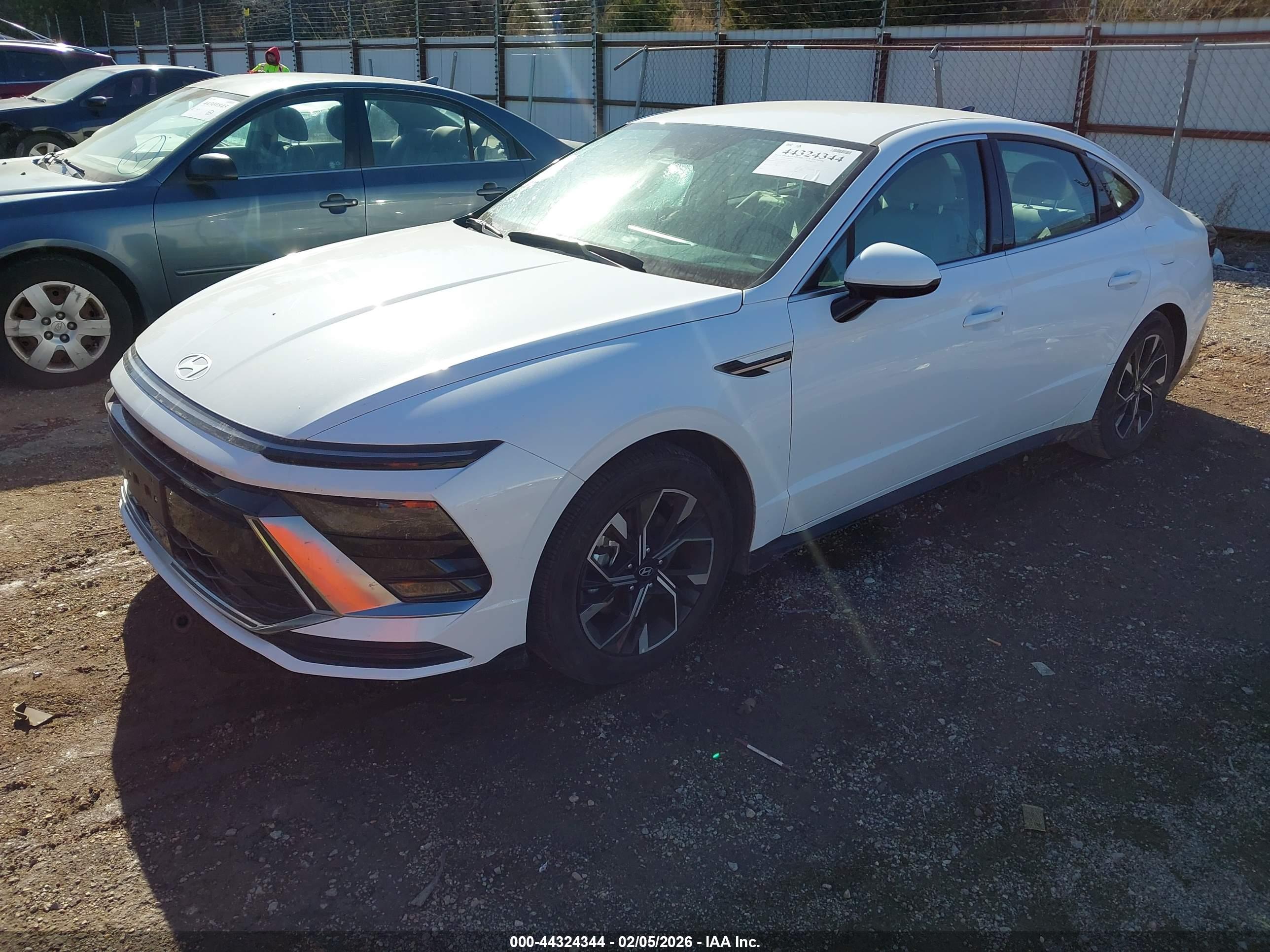 HYUNDAI SONATA image 2