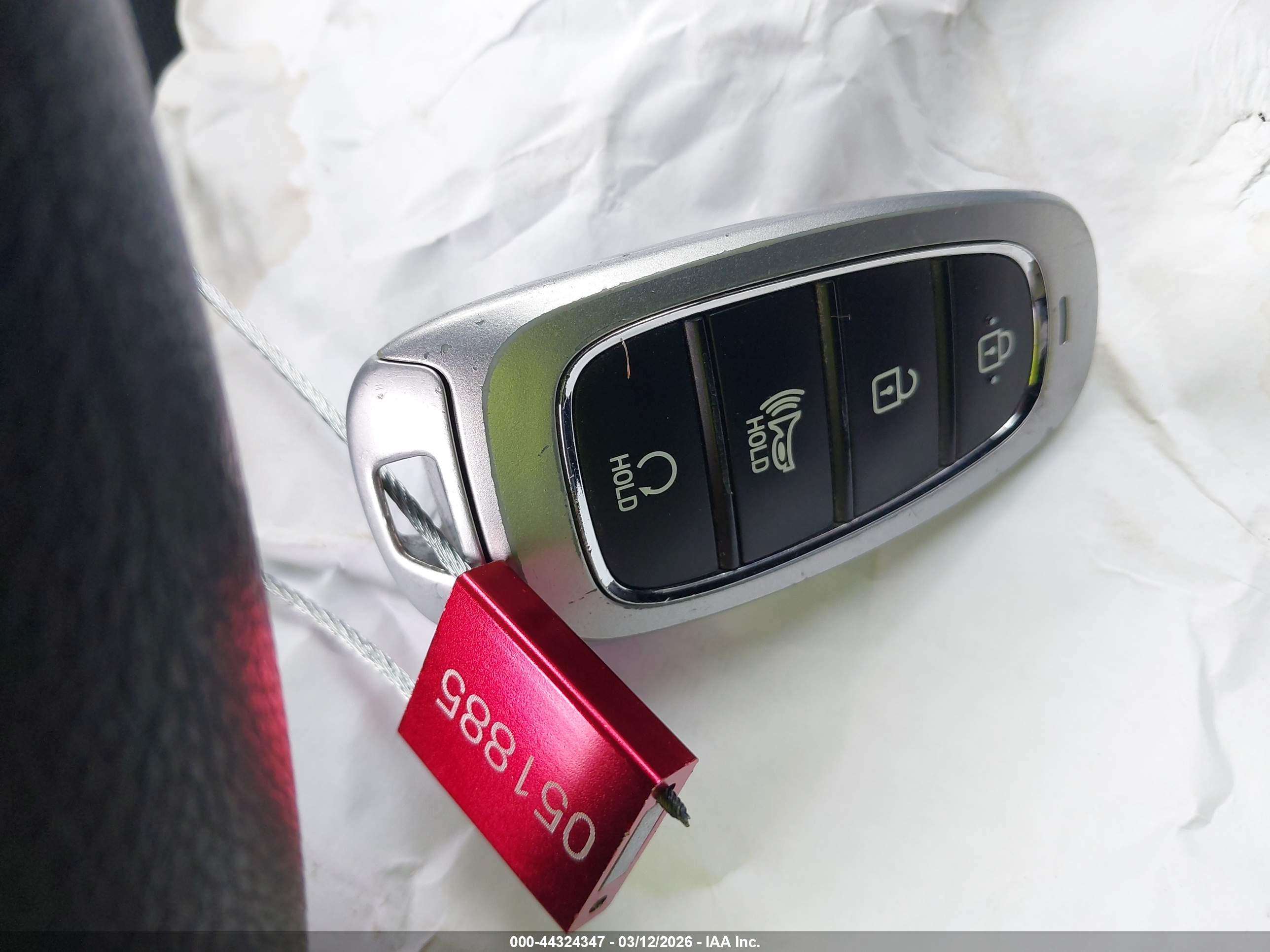 HYUNDAI SANTA image 11