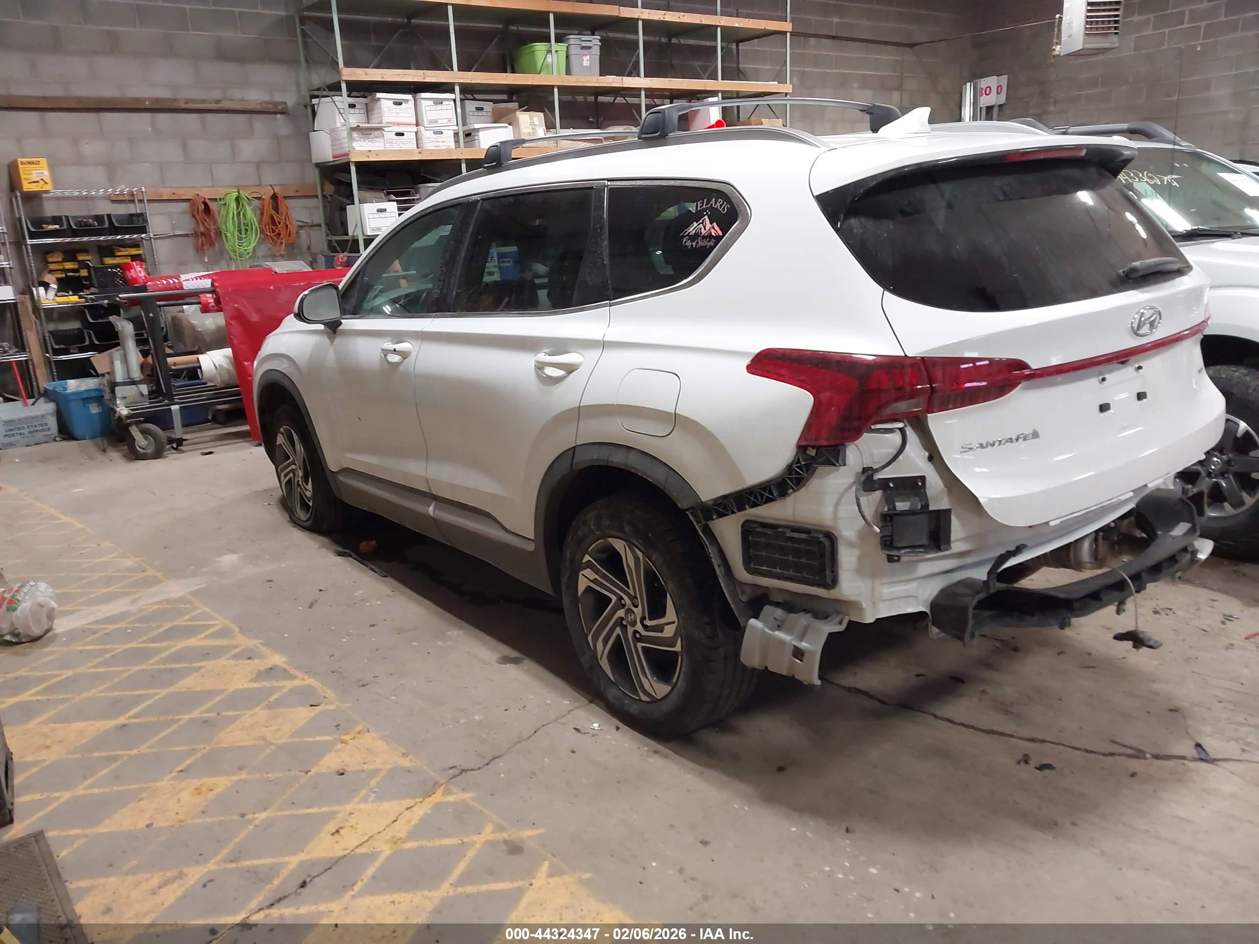 HYUNDAI SANTA image 3