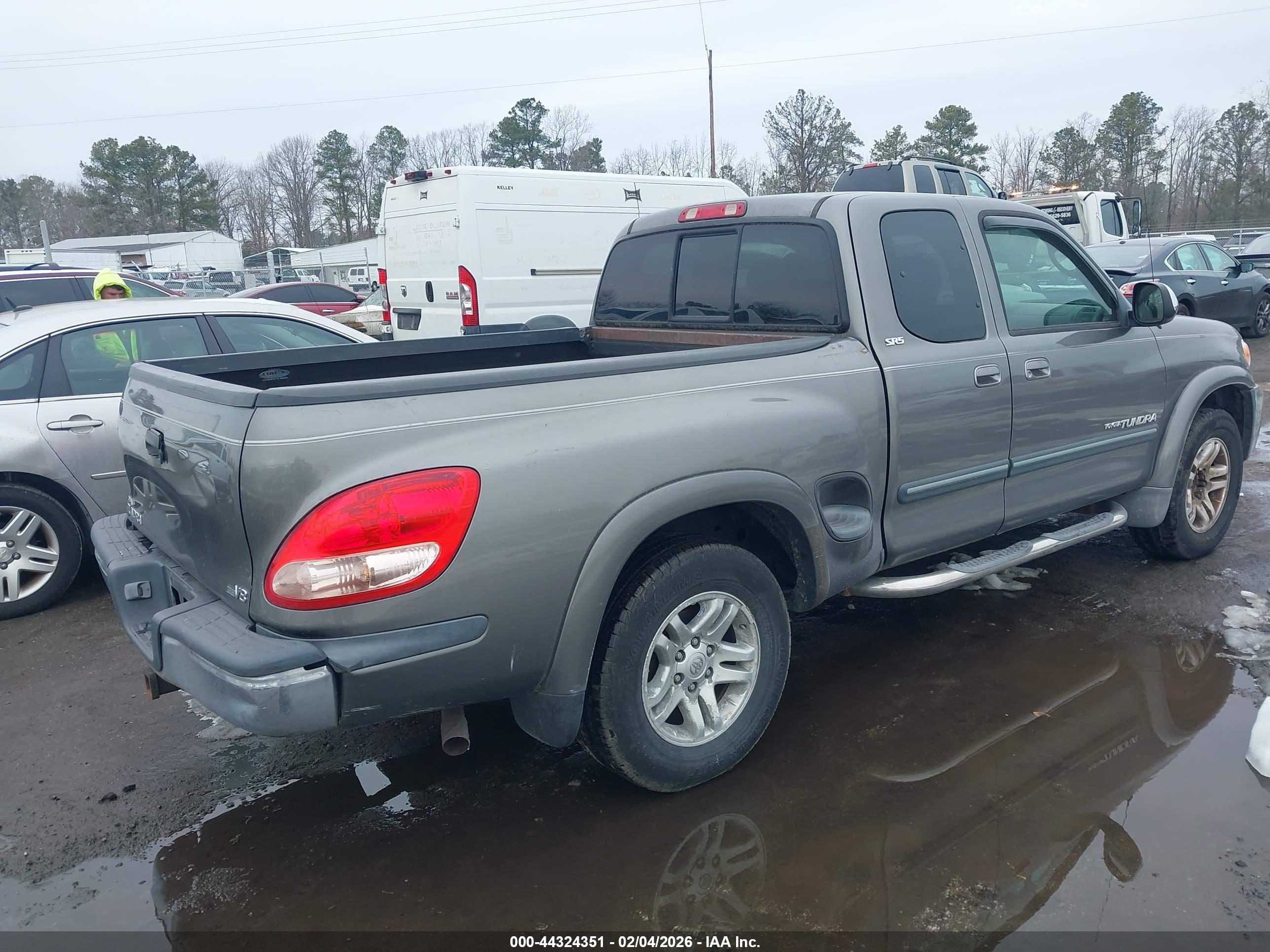 TOYOTA TUNDRA image 4