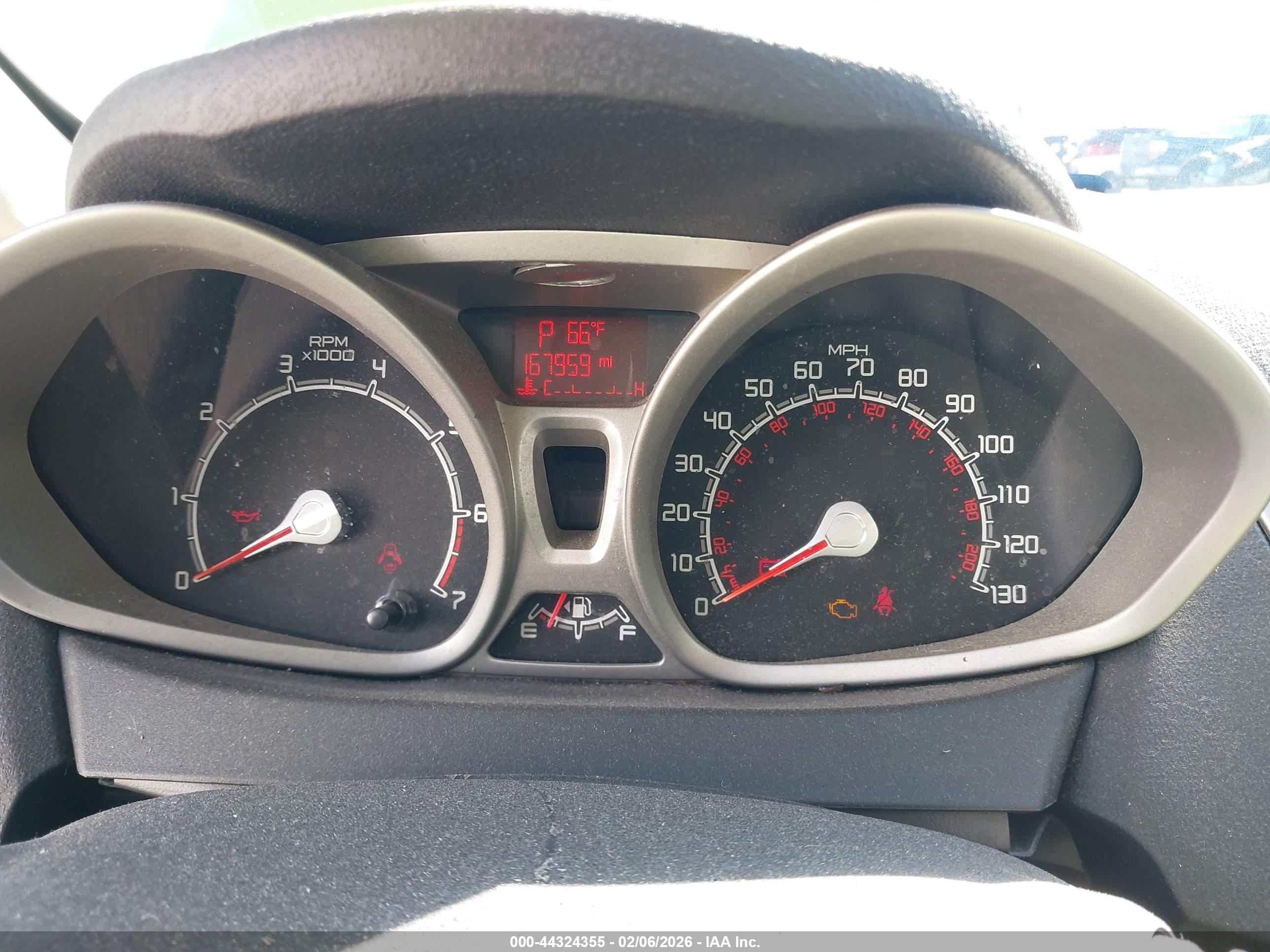 FORD FIESTA image 7