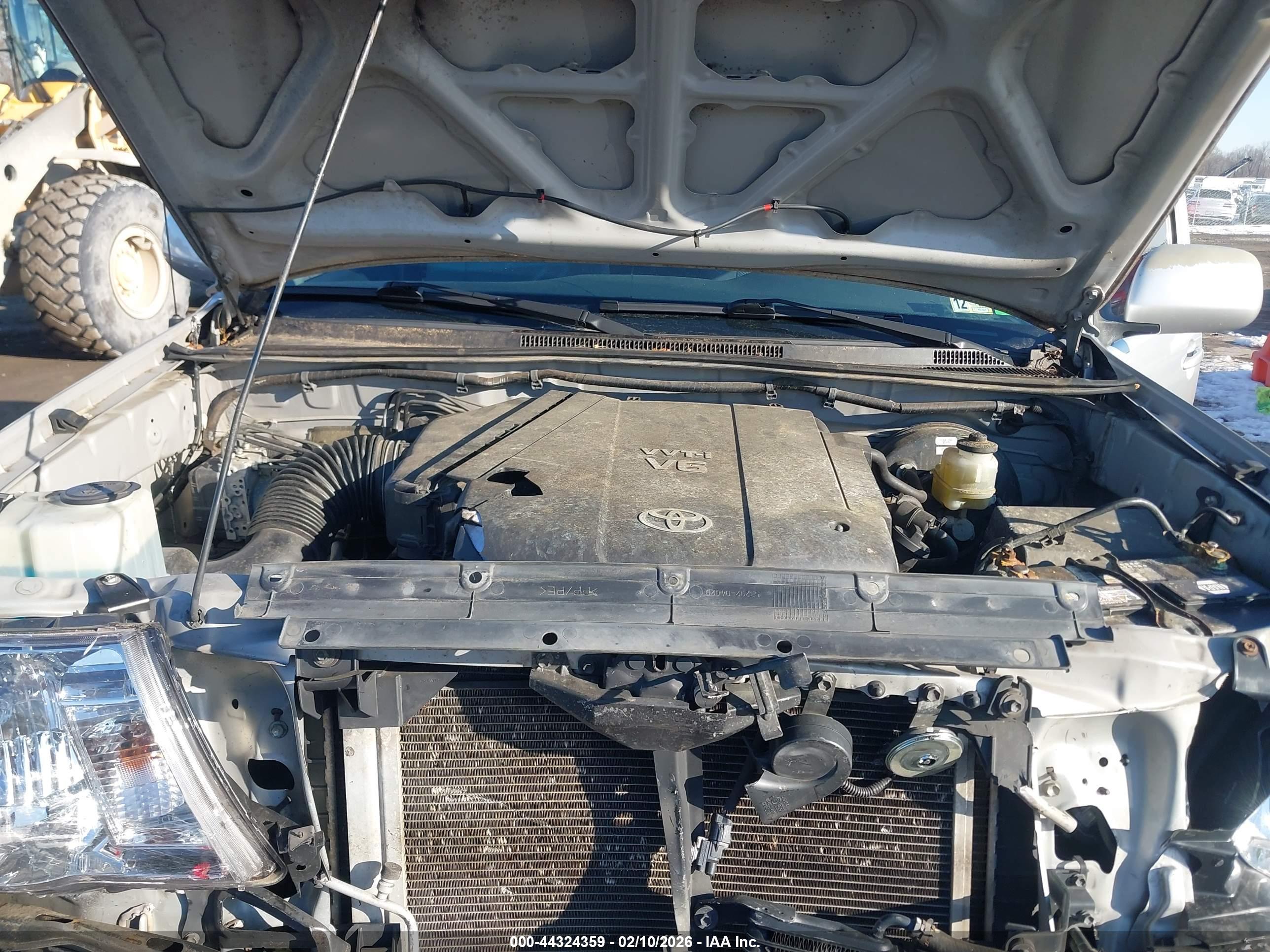 TOYOTA TACOMA image 10