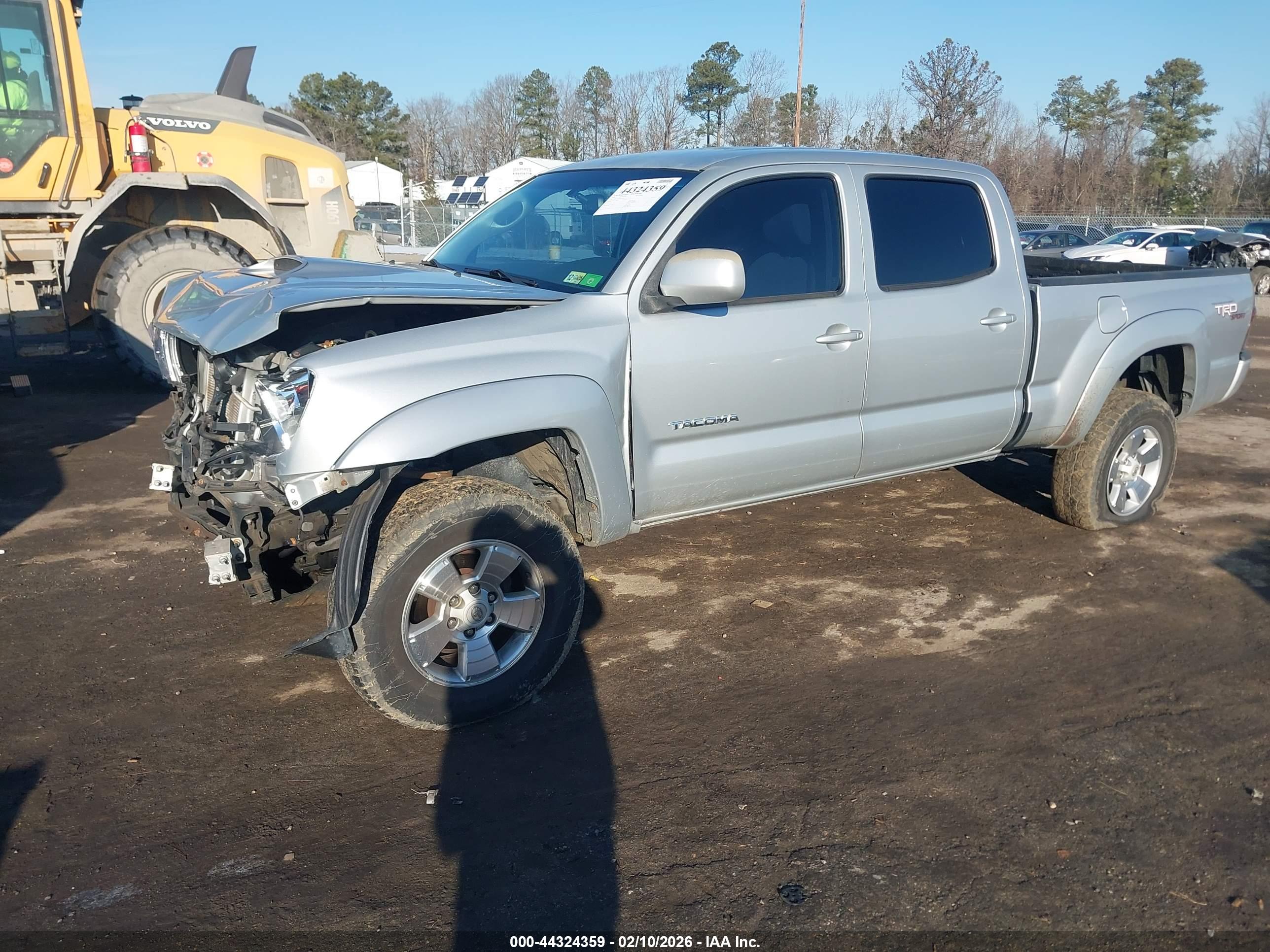 TOYOTA TACOMA image 2