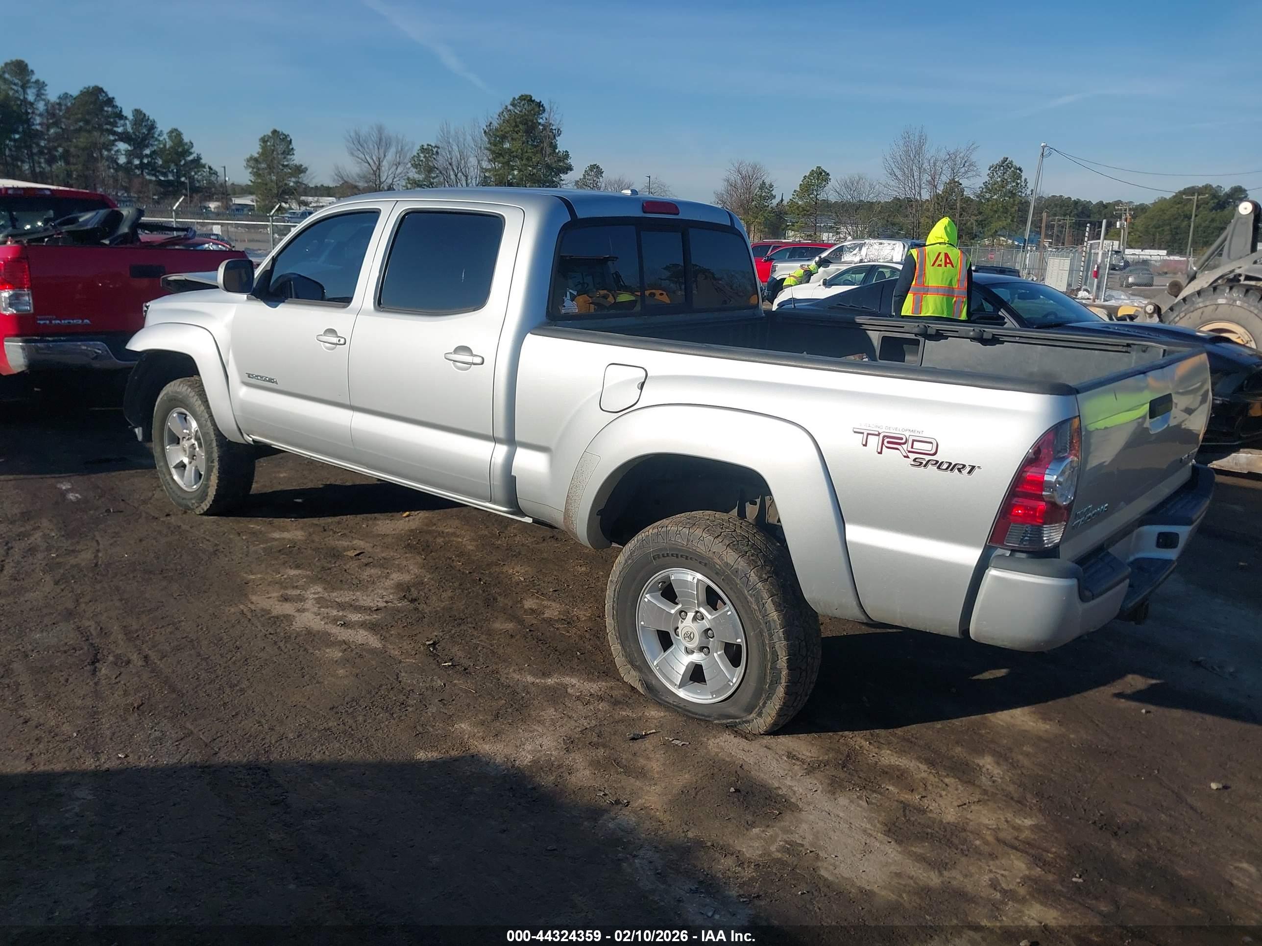 TOYOTA TACOMA image 3