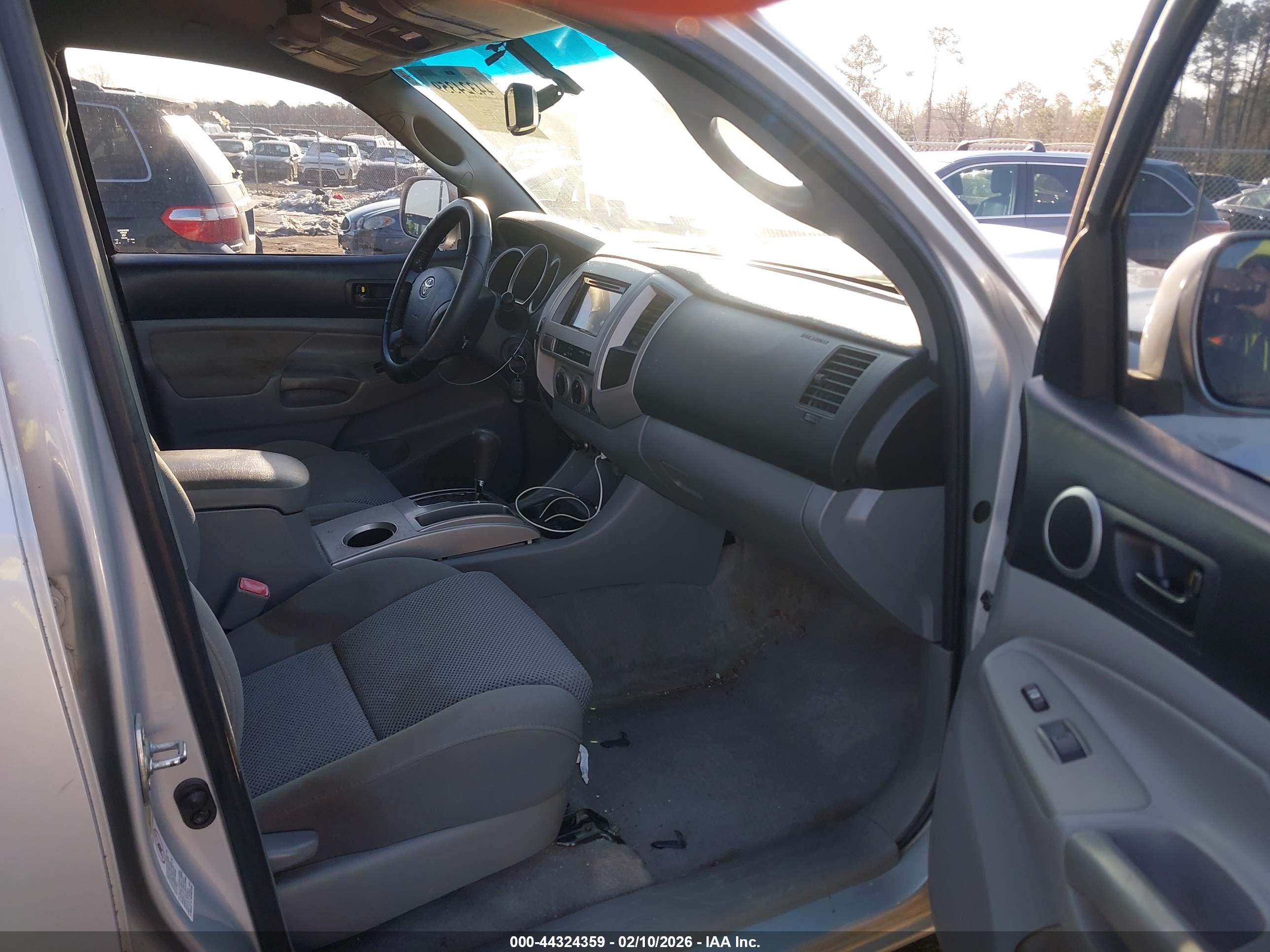 TOYOTA TACOMA image 5