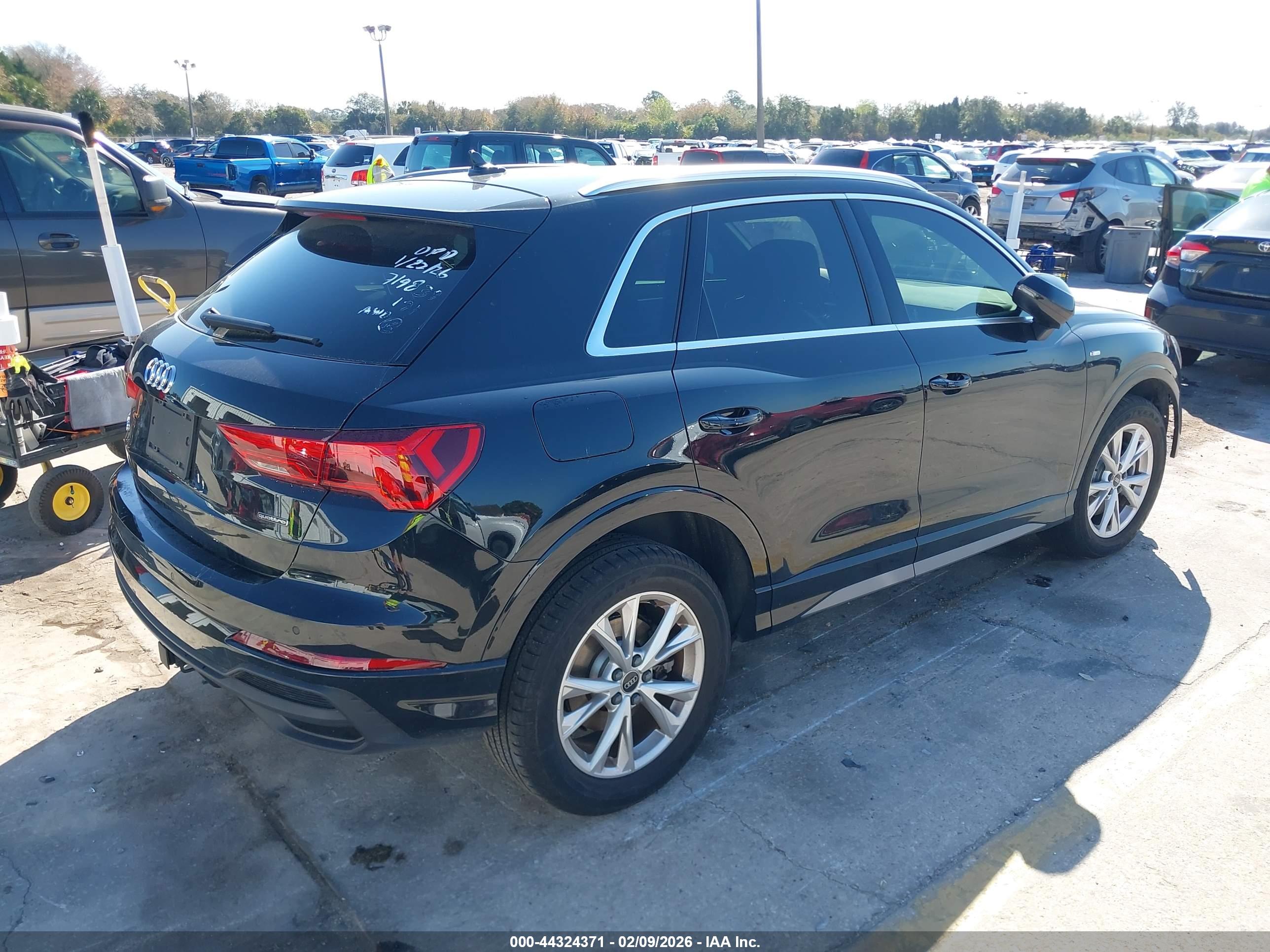 AUDI Q3 image 4