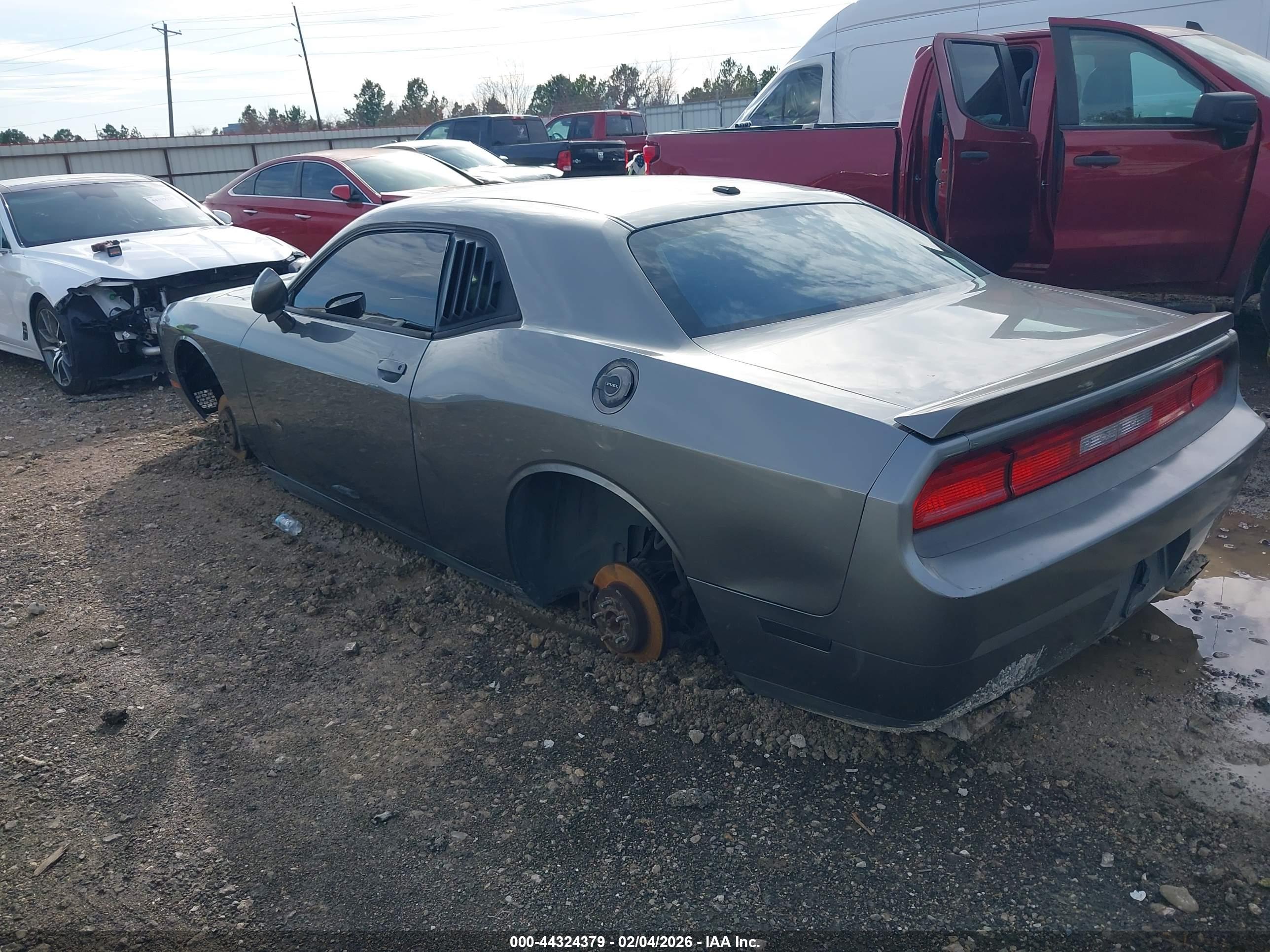 DODGE CHALLENGER image 3