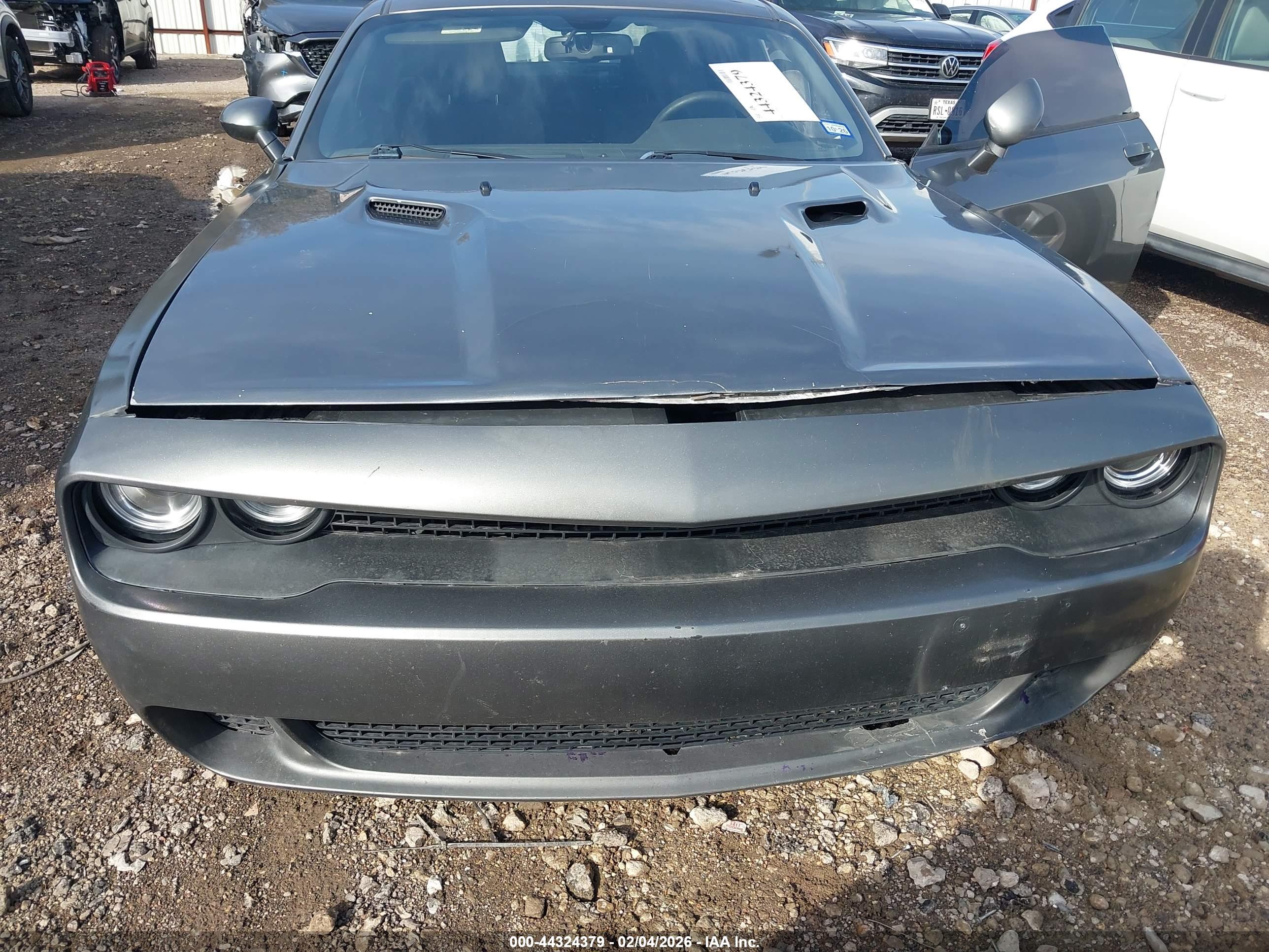 DODGE CHALLENGER image 6