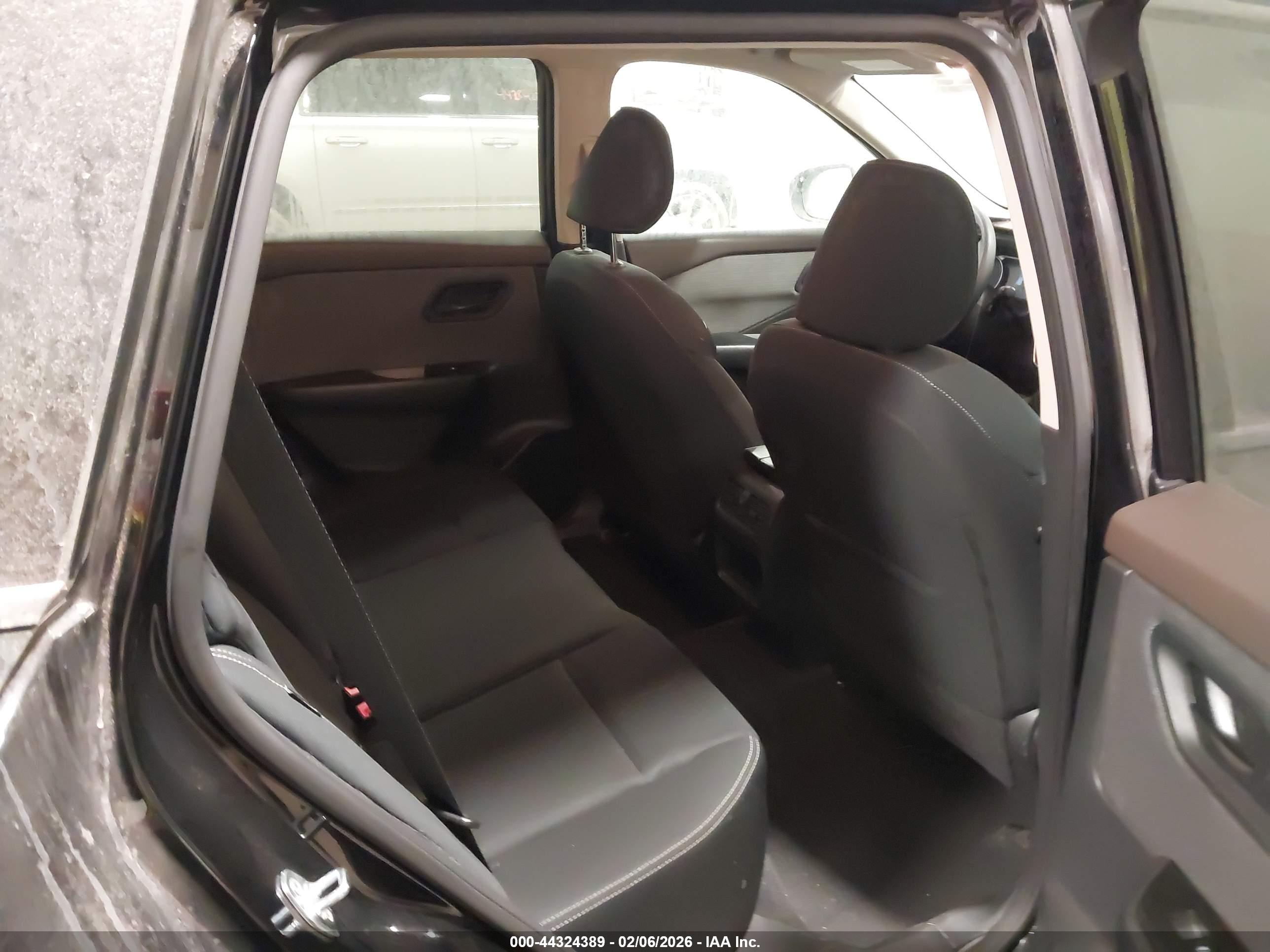 NISSAN ROGUE image 8