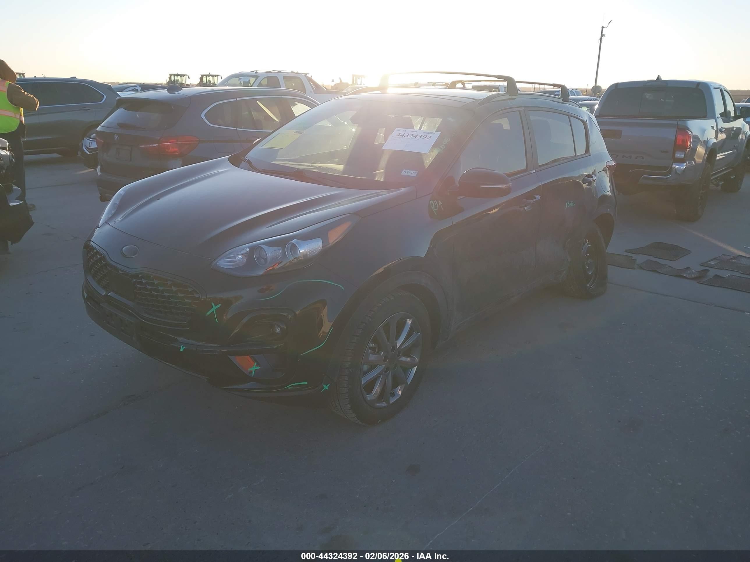 KIA SPORTAGE image 2