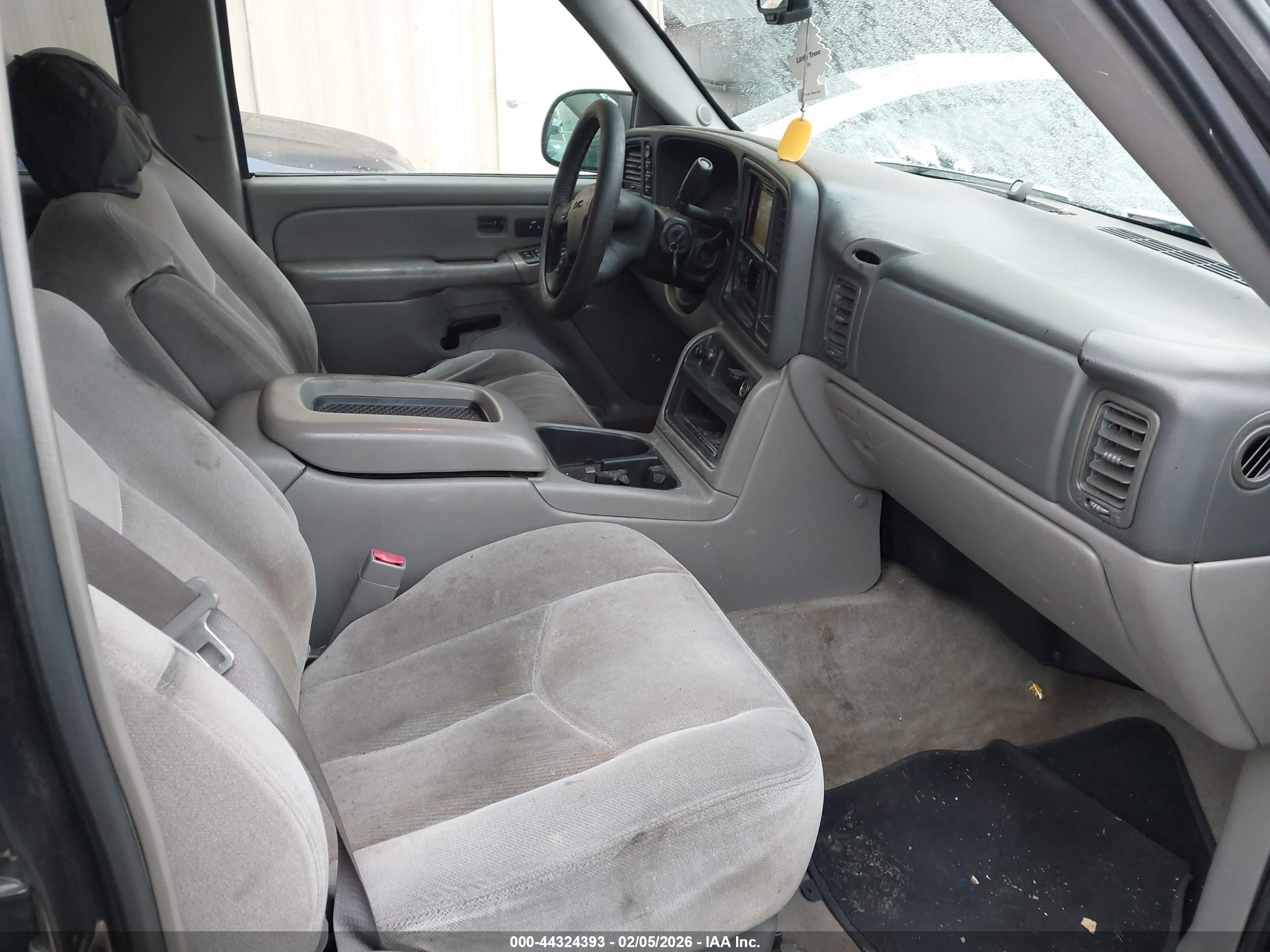 GMC YUKON image 5