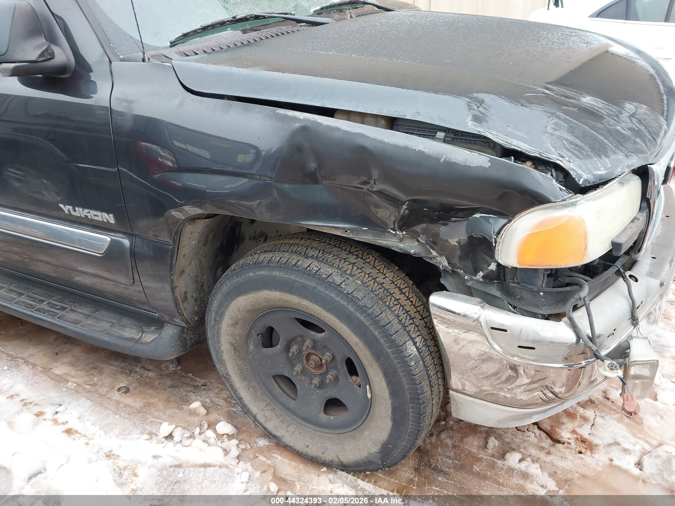 GMC YUKON image 6