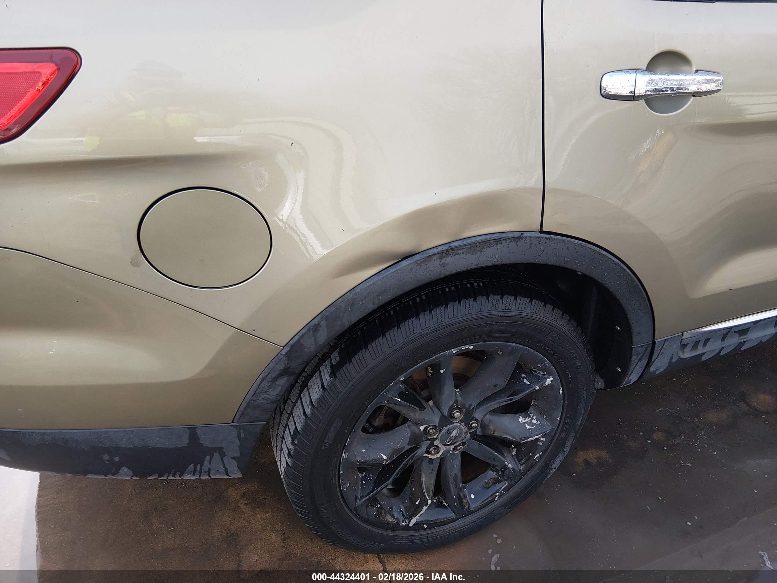 FORD EXPLORER image 6