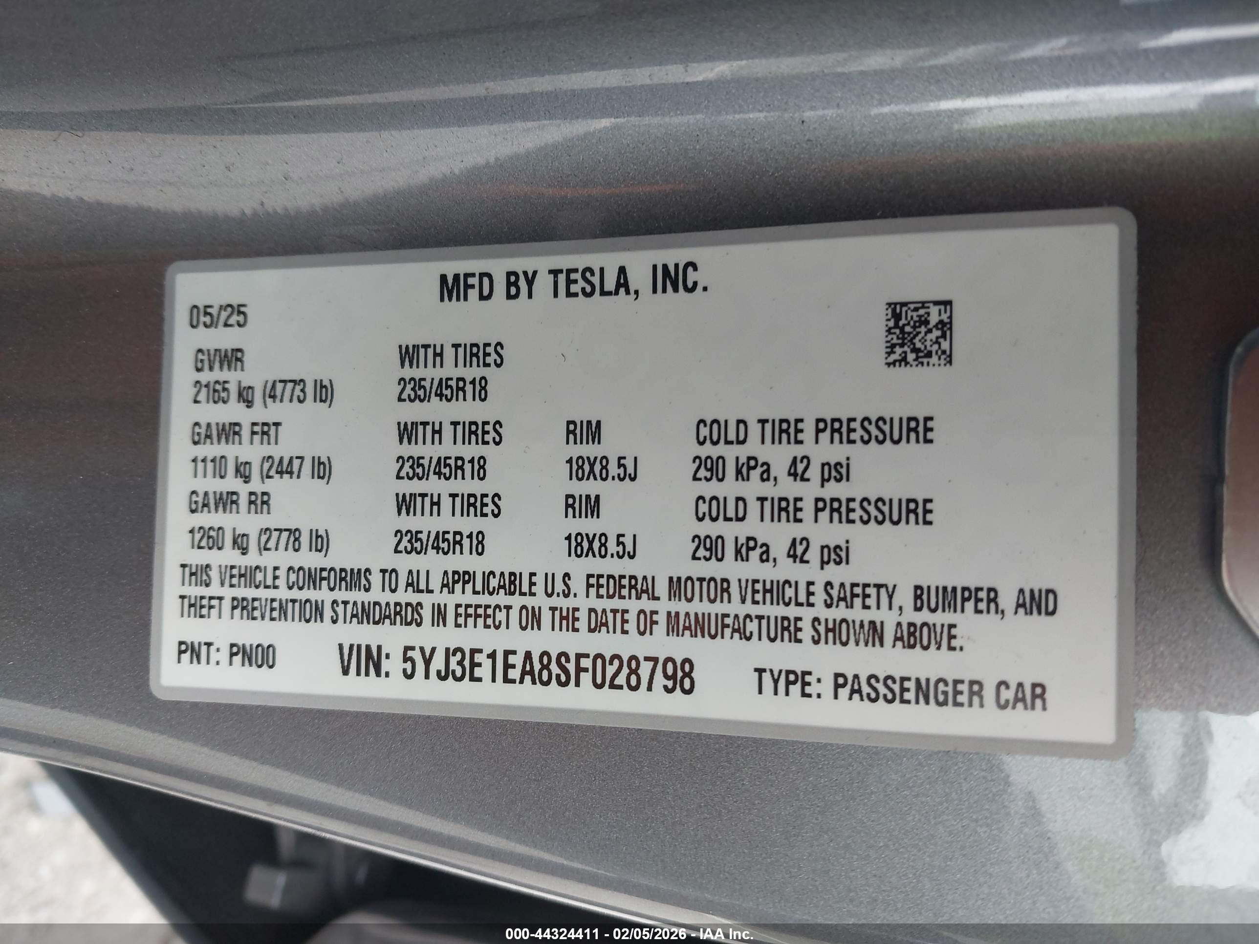 TESLA MODEL image 9