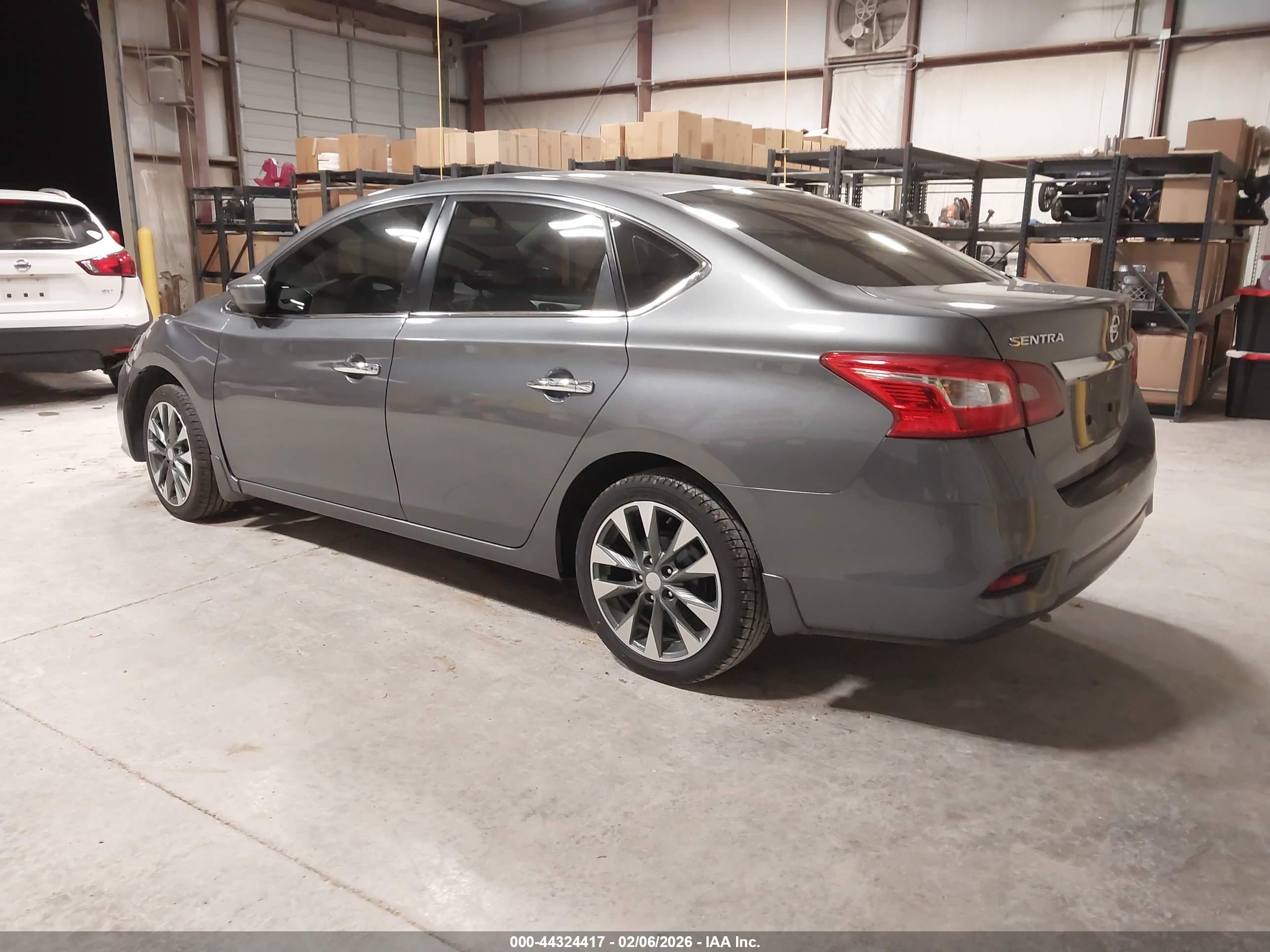 NISSAN SENTRA image 3